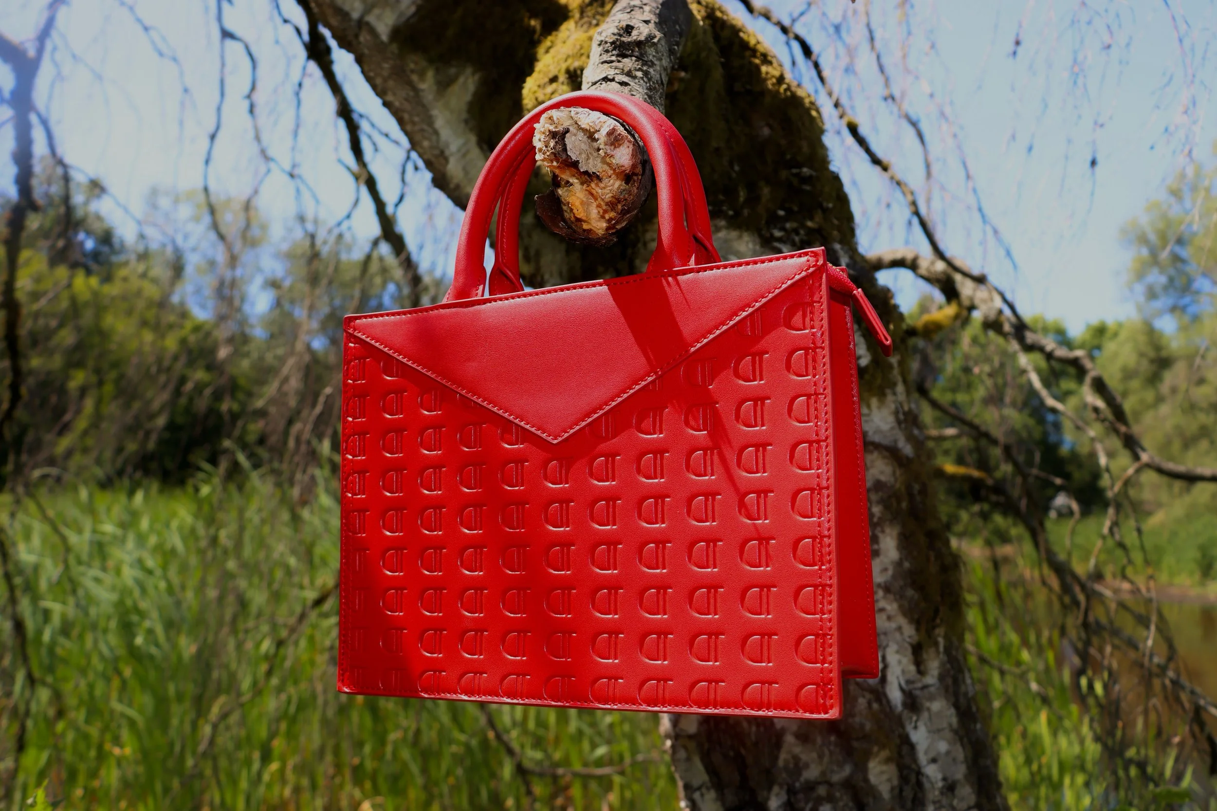 Red 1975 Envelope Bag