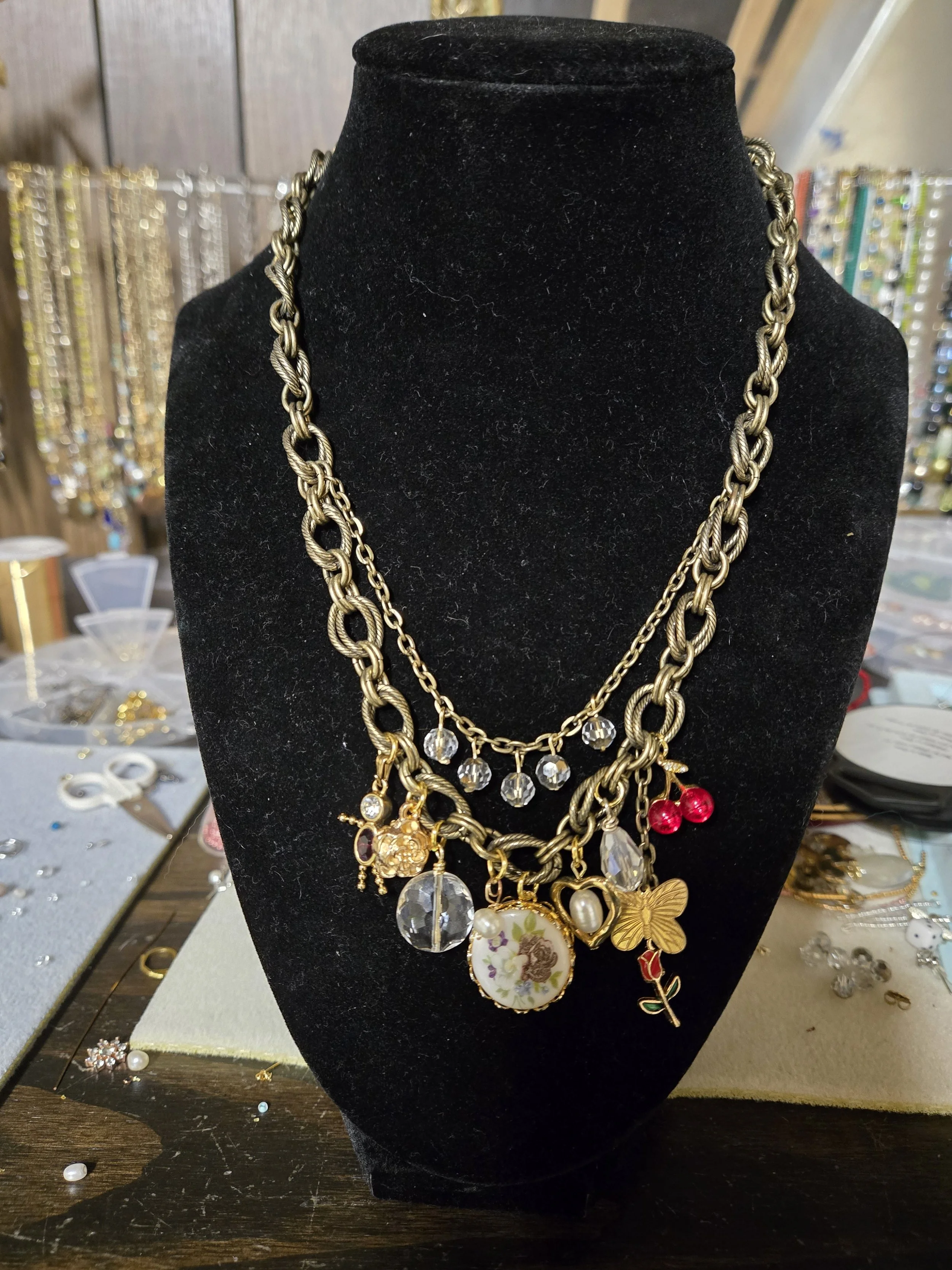 Timeless Vintage Charm Necklace