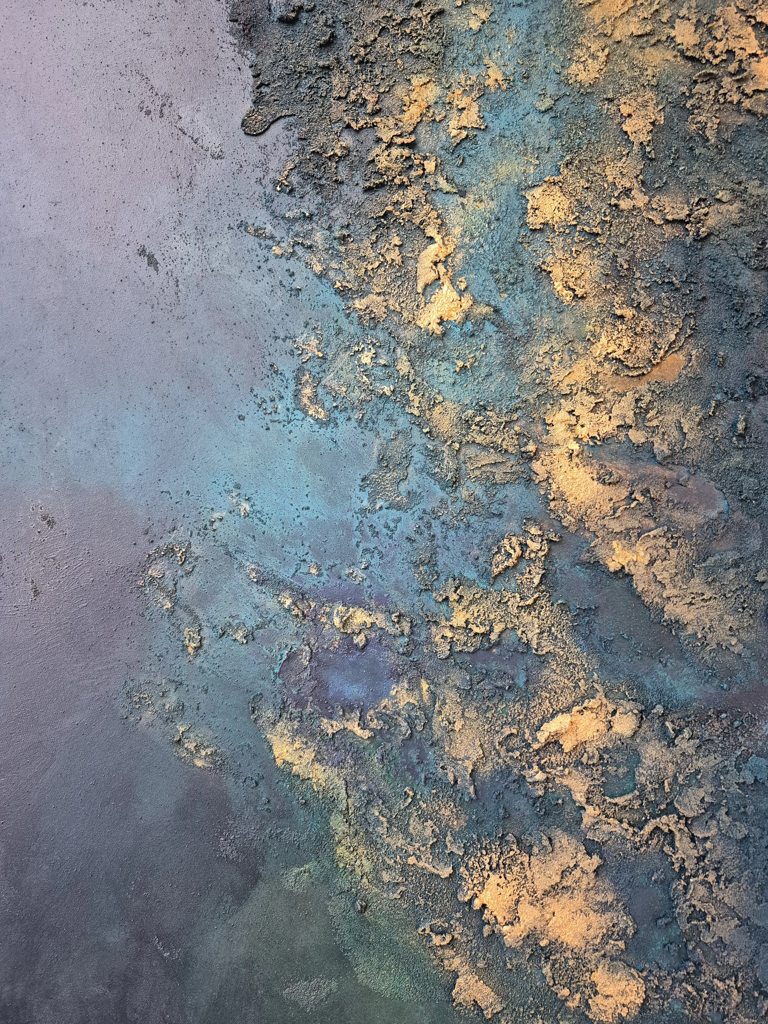 Large 1-meter circular abstract painting featuring deep indigo and navy blue textures with raised metallic gold leaf accents, styled in a modern Scandinavian bedroom.