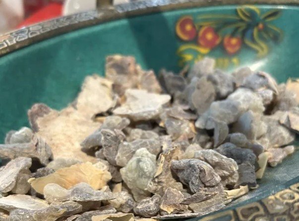 Frankincense Boswellia Mixed Grade Hojari Sacra with the Bark- Oman