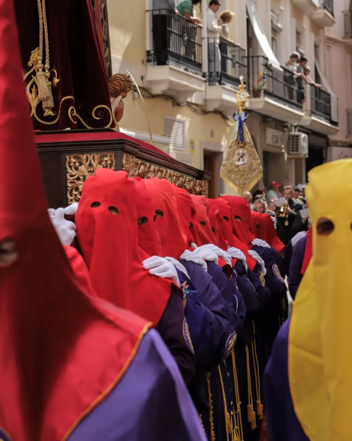 Viernes santo Almu&ntilde;&eacute;car. ⚜️⚜️

#semanasanta #sevilla #semanasantasevilla #cofrade #a #andalucia #vacaciones #cofradias #semanasantagranada #tdscofrade #granada #cuaresma #viernessanto #n #ssanta #cofrades #costaleros #ss #arte #turismo 