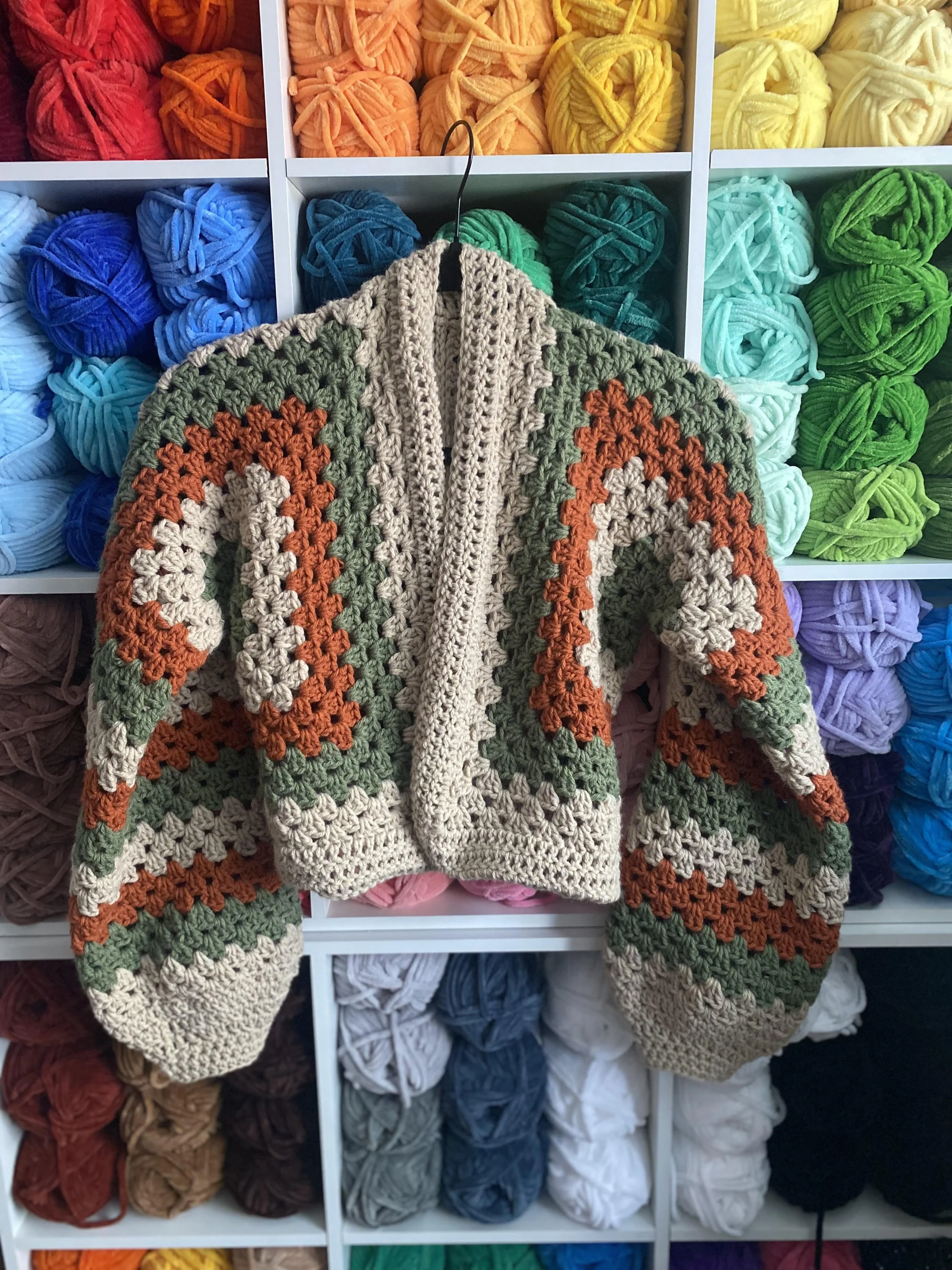 CUSTOM CROPPED CARDIGAN