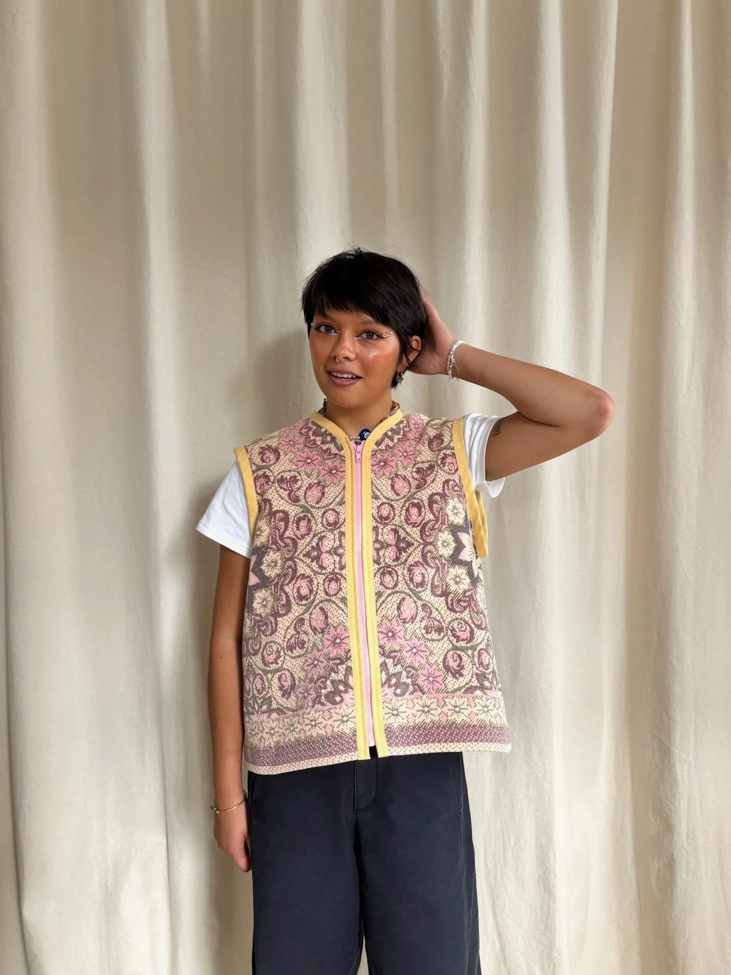 Gilet sans manche - rose et jaune à motifs