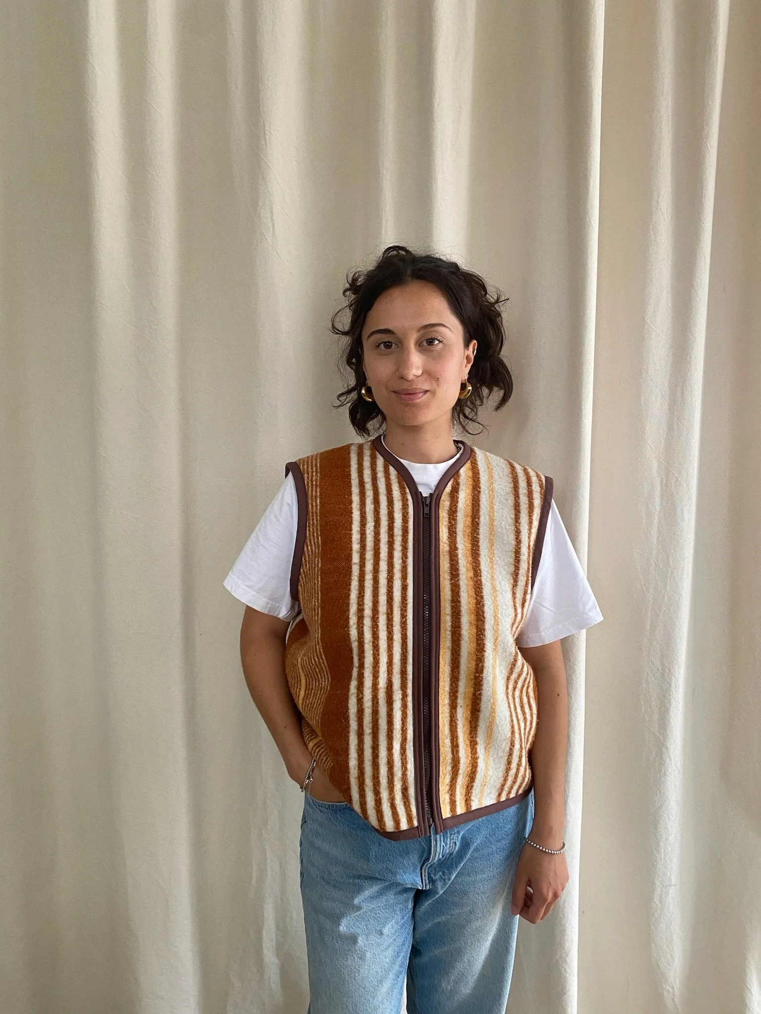 Gilet sans manche - brun/beige à rayures