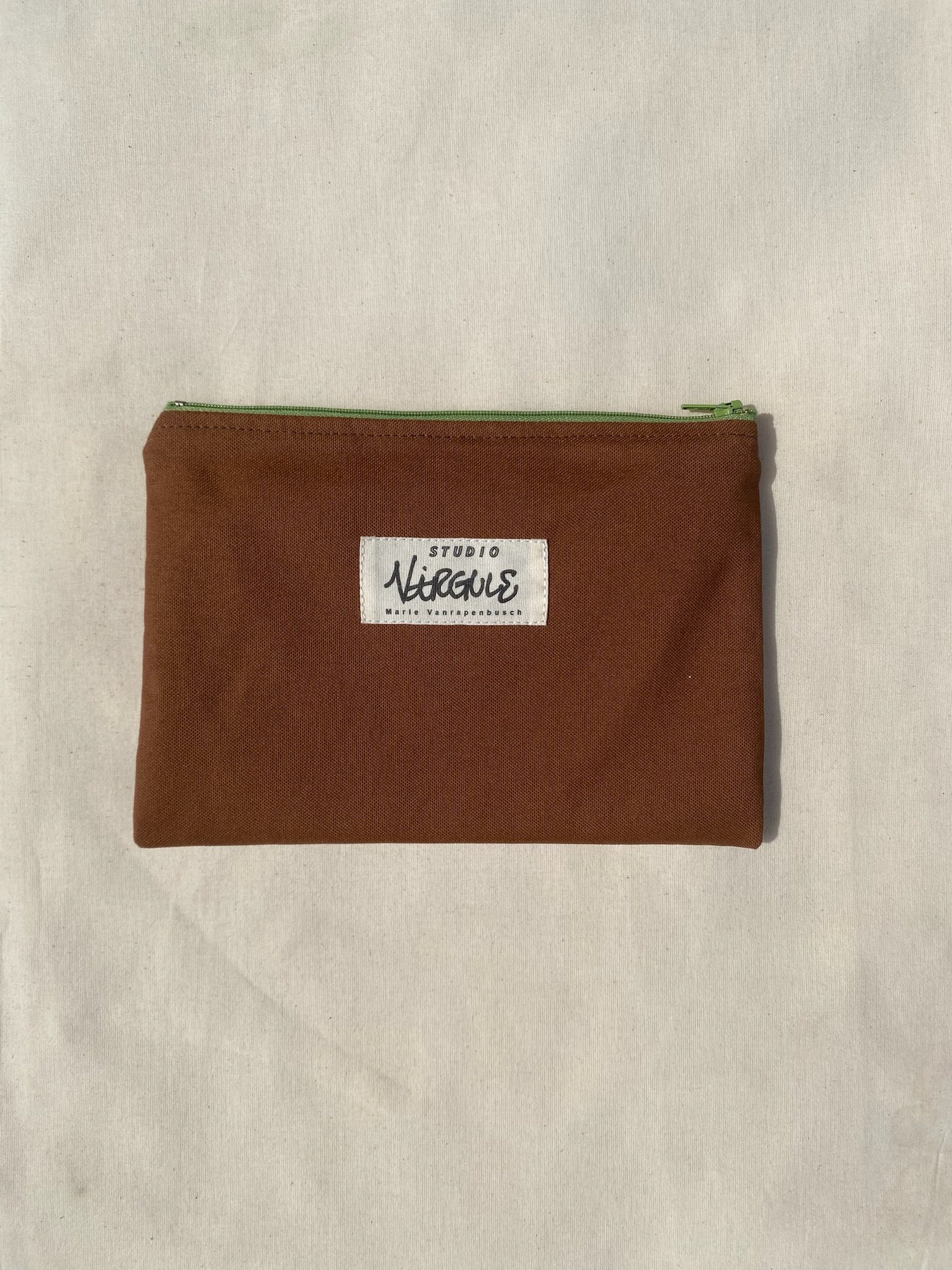Pochette brune