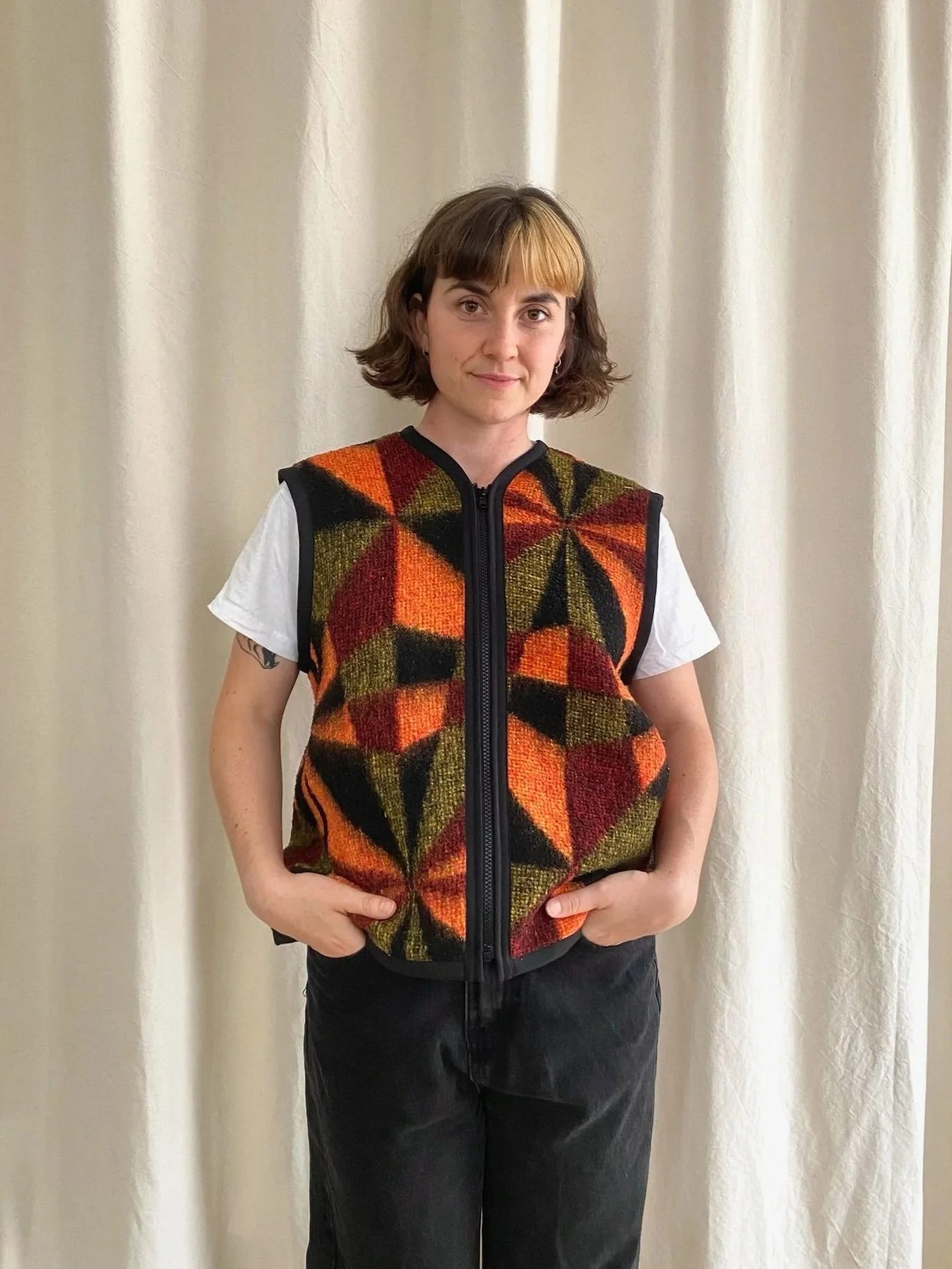 Gilet sans manche - noir, rouge, orange et vert