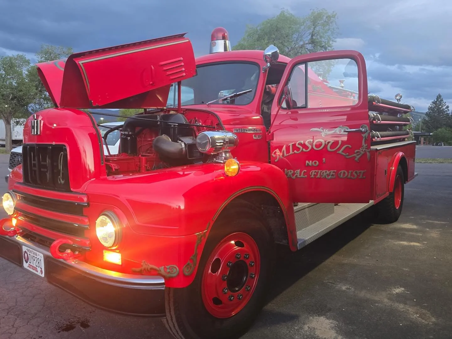 Come see us and support a good cause at the @skills_usa_missoula Motors and More Car Show today from 9-3 at the Missoula County Fairgrounds. #missoularuralfirefighters #skillsusa #carshow #fireengine #missoula @missoulafairgrounds 📷: @cbutler.mt
