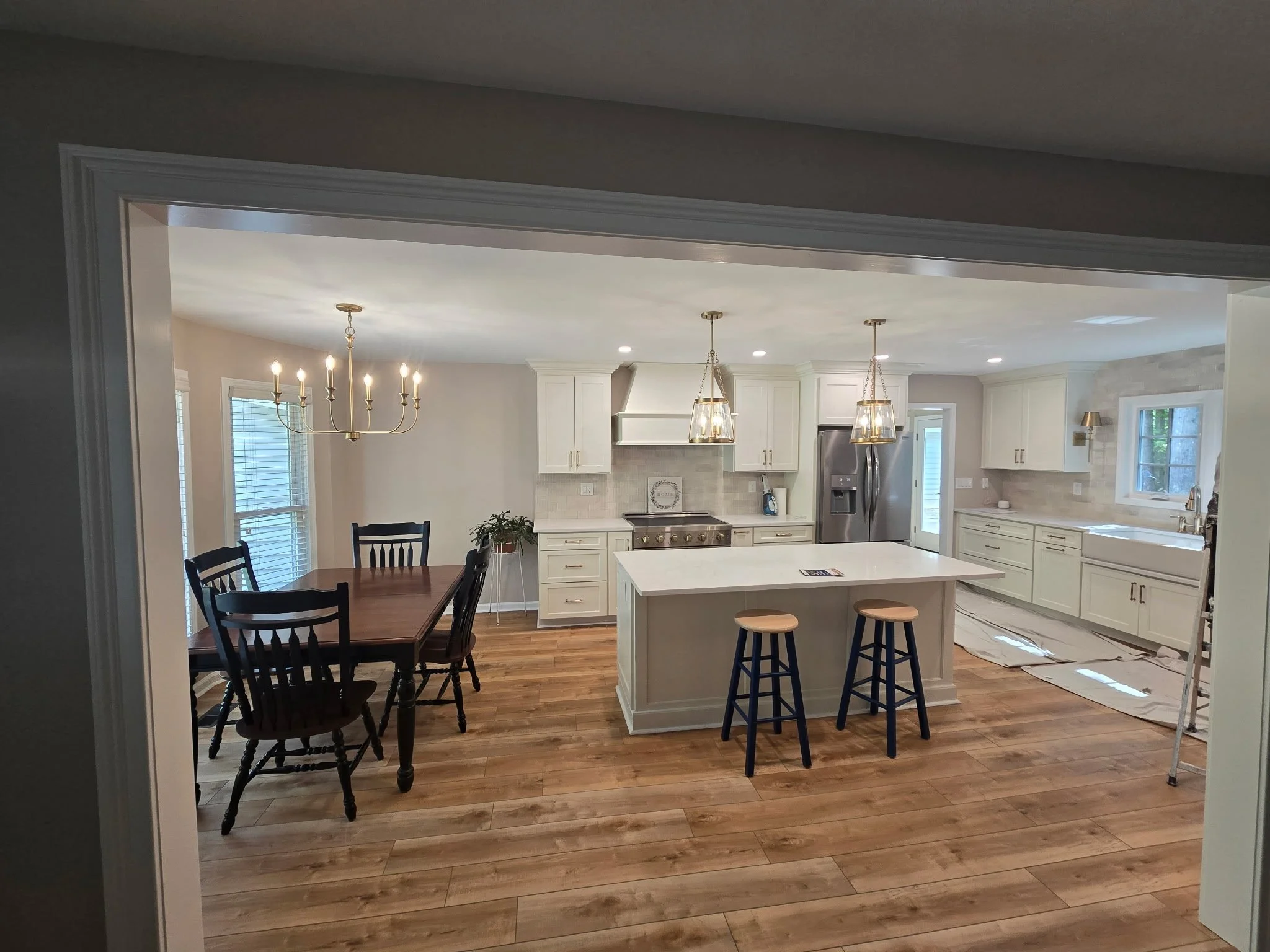 Modern kitchen remodel in Newnan GA by CP Tile & Remodeling