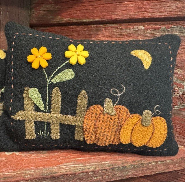 pumpkin shelf sitter.jpg