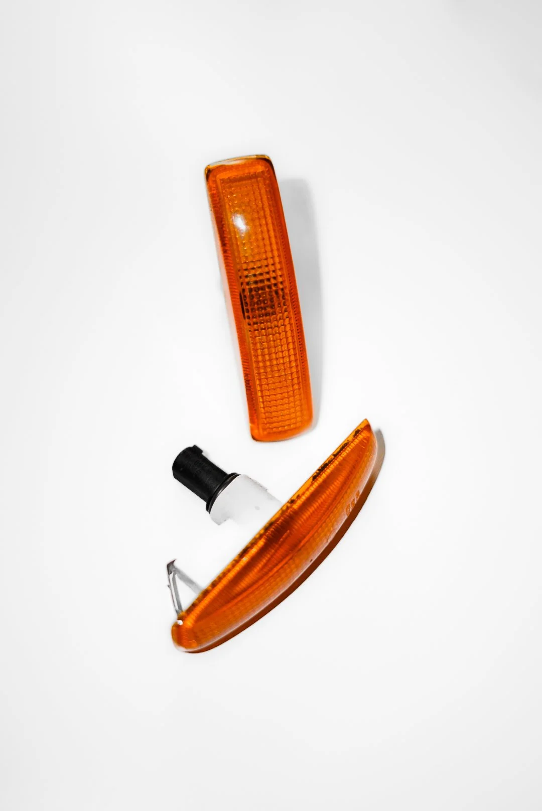 Genuine Land Rover Discovery 3 (2006 HSE) Front Side Indicators – Classic OEM Parts