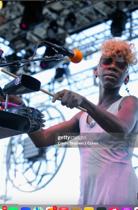 Getty Images - cole-williams-of-the-pimps-of-joytime-performs 2