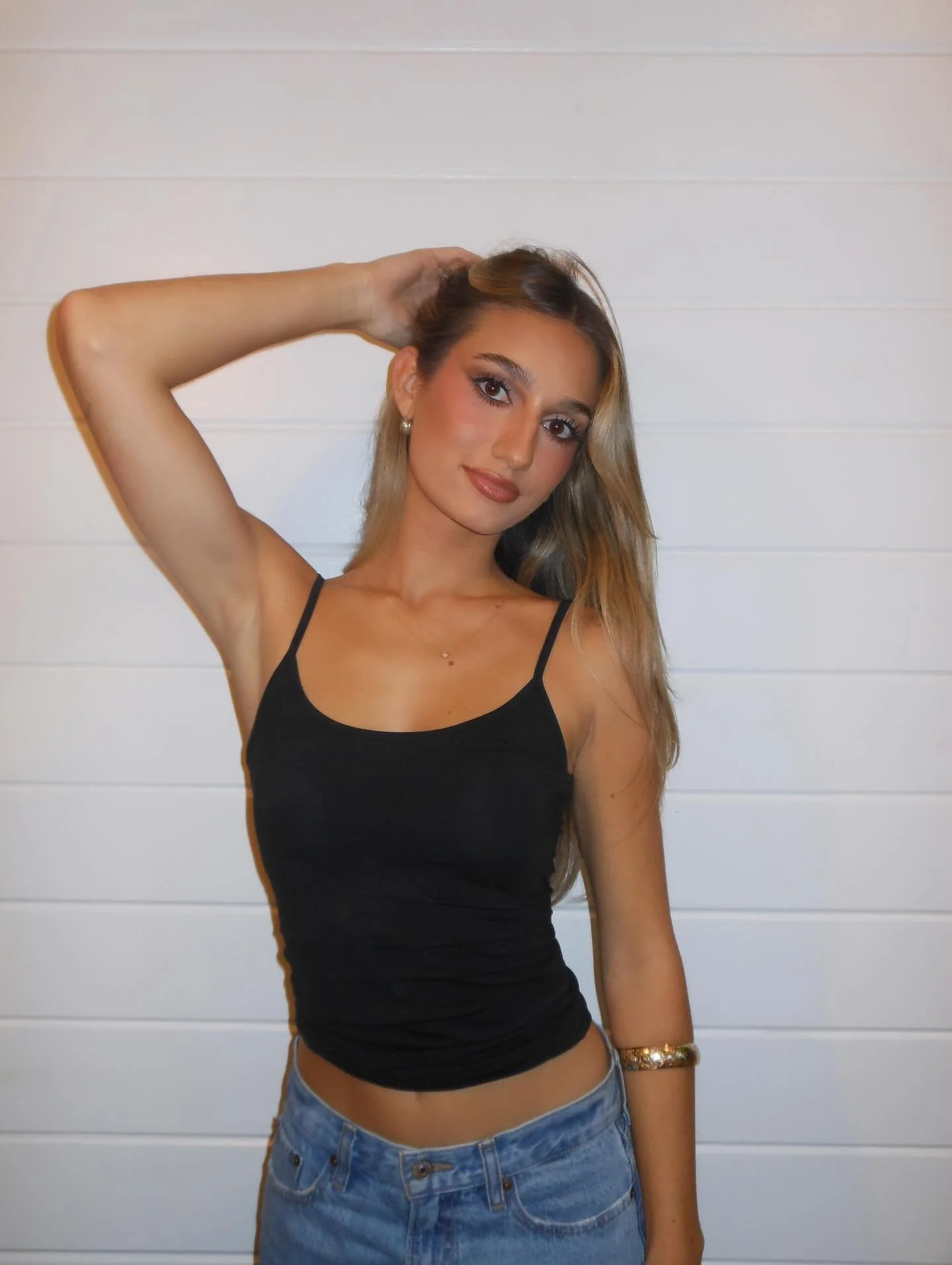 It&rsquo;s giving 90s cool toned baddie glam hunnnyyyy
@mariahnicolequin is that girl 💅🏼