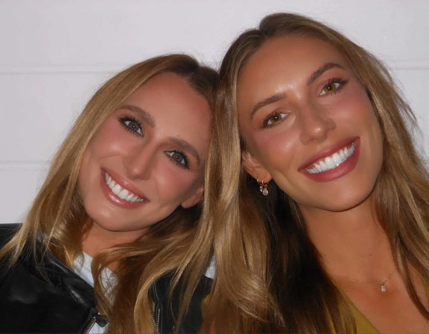 Two pretty besties 👯 glam on @natalieepowerr &amp; @nicolekrzz 😍😍😍 

#glambykylie #losangeles #makeupartist