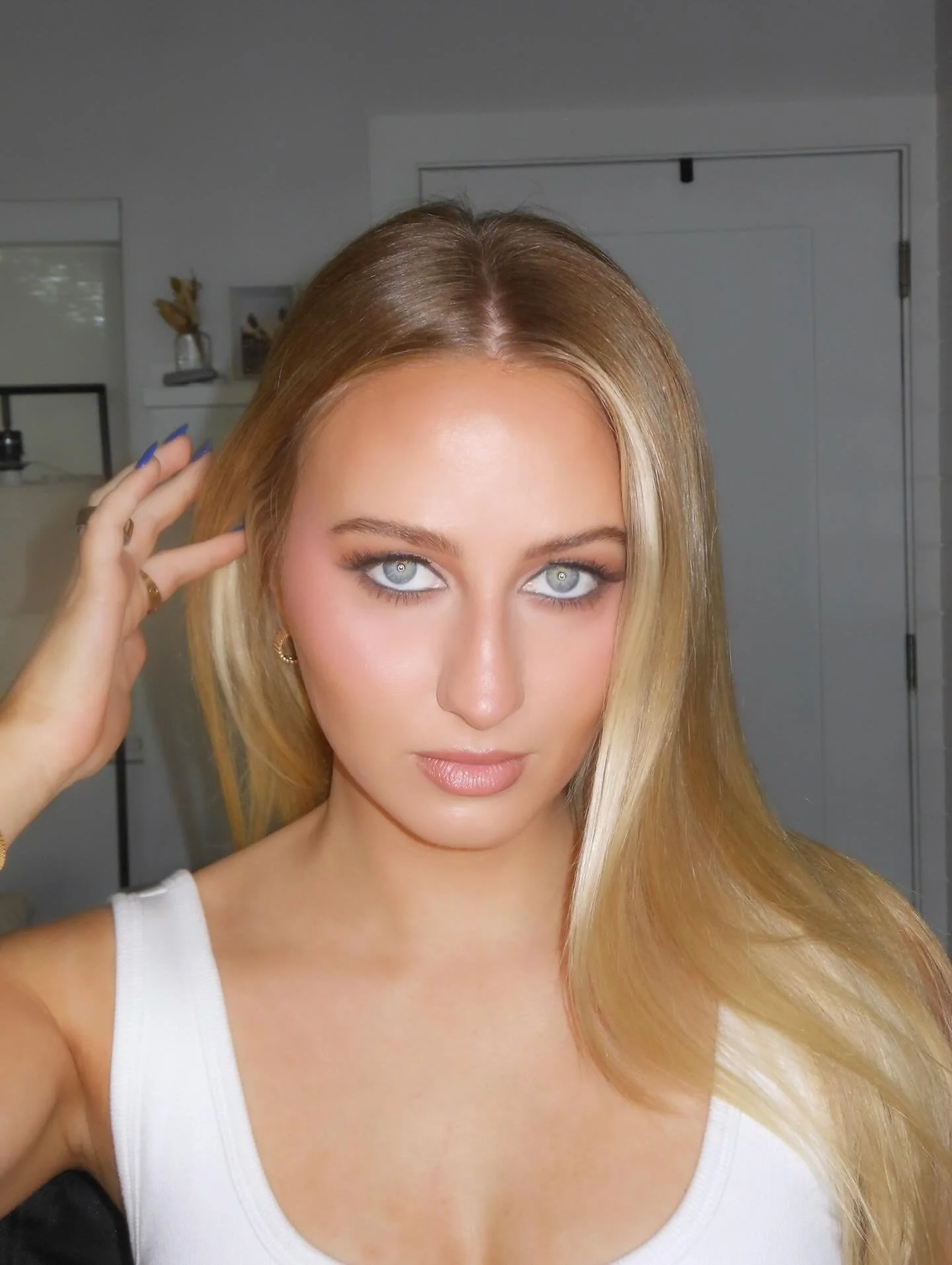 Hi Barbie 👋🏼💕🩵

#glambykylie #losangeles #makeupartist