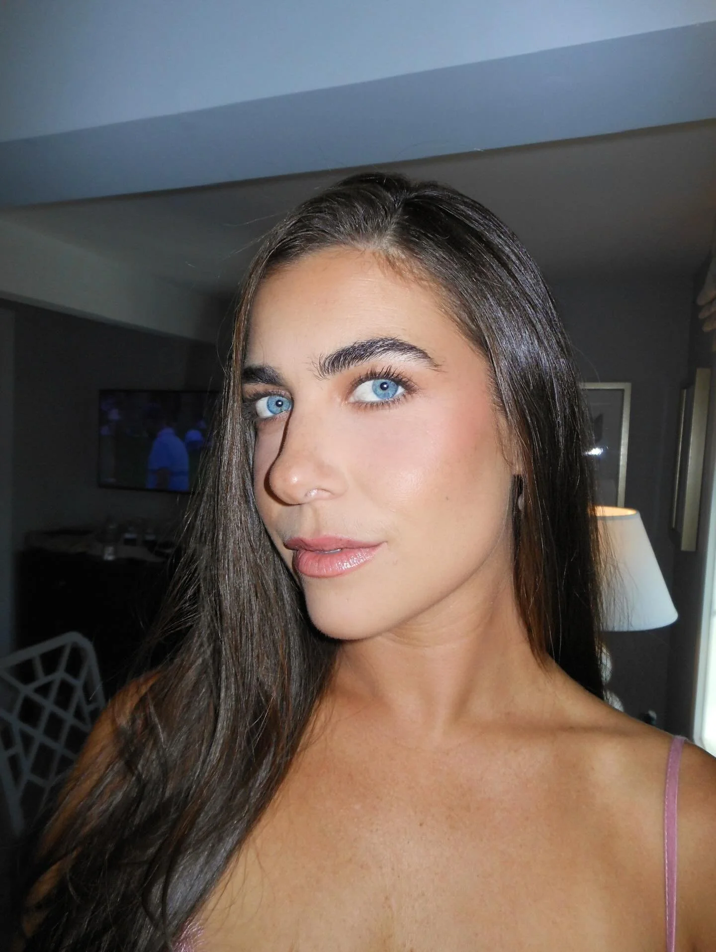 From the summer wedding archives 📸 

Soft rosy glam on @oliviakhogan 🌸 how gorg is she?!

#glambykylie #weddingmakeup #softglam