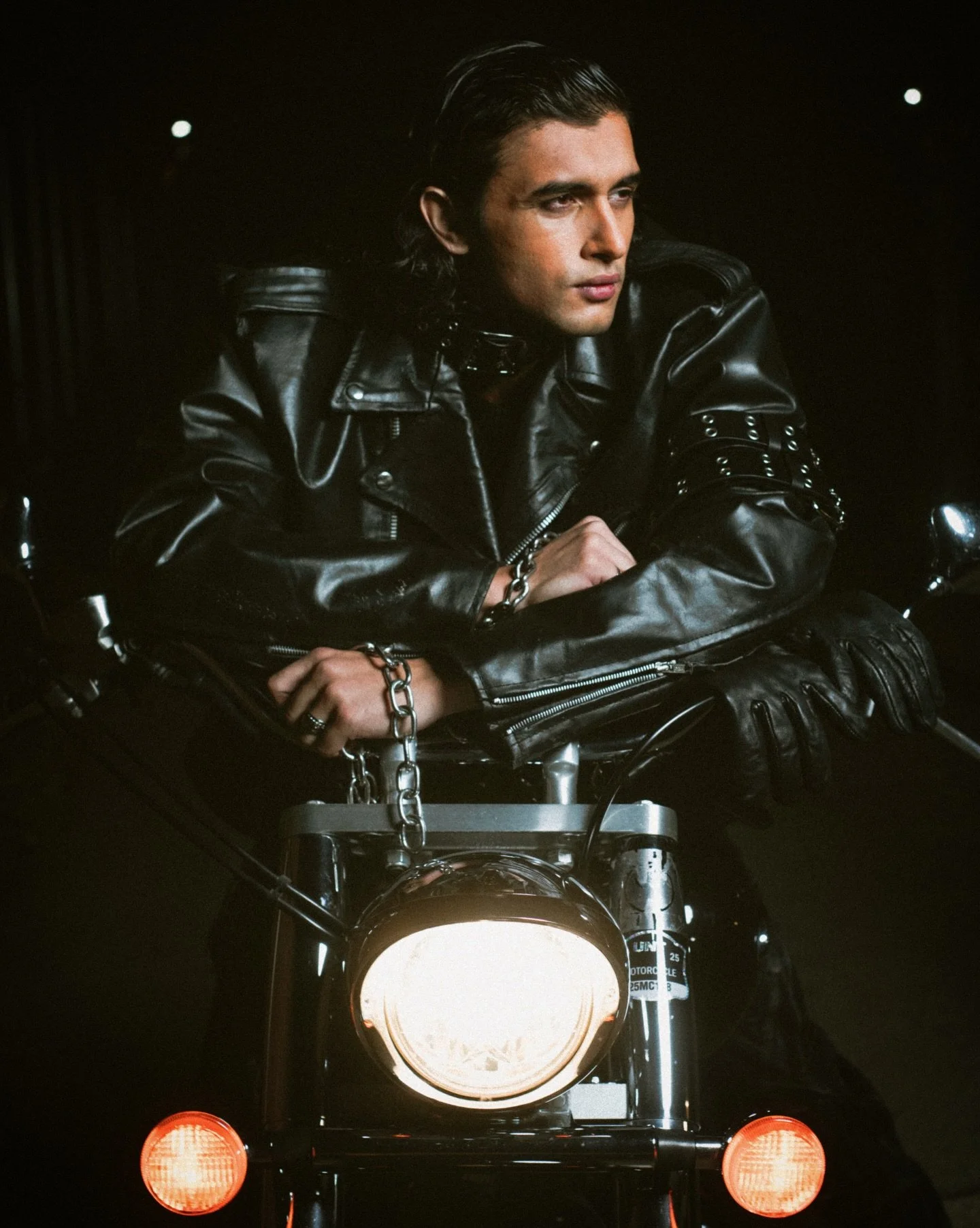 KEEP BACK 300 FEET
&bull;
Model: @_jettwilliams_ 
Photos: @adrianlopezphoto 
HMUA: @sashabeauty_artist 
Stylist: @theshall0w
&bull;
Loved this vision, and happy to have experienced it with the team above. All the best moving forward
&bull;
#midnightr