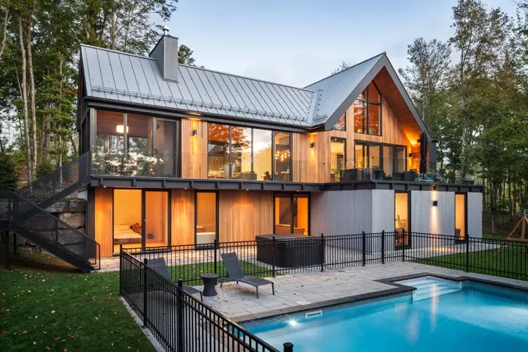 PISCINE, SPA ET ÉCLAIRAGE EXTÉRIEUR