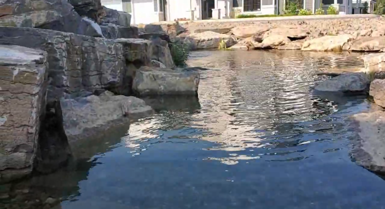 Apartment complex New York pond build