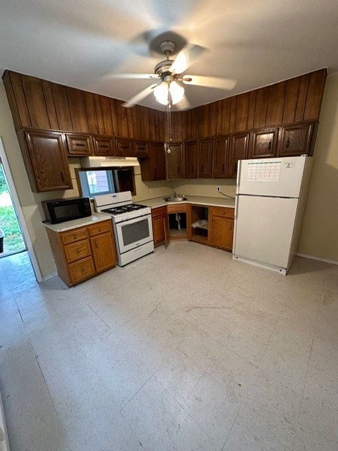 Kitchen (Rental) #1 Before