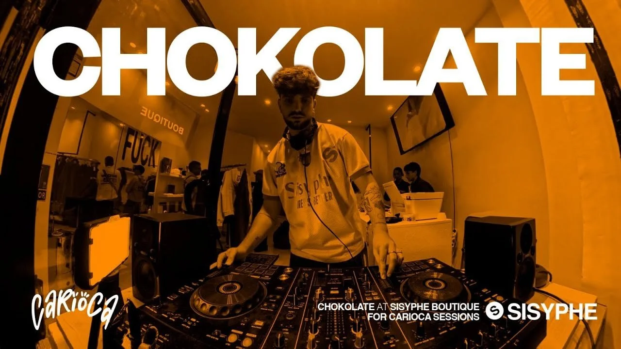 Event poster with bold orange and white text on a black background, promoting a vlog event on October 24 at Sala Camden, Gran Canaria.