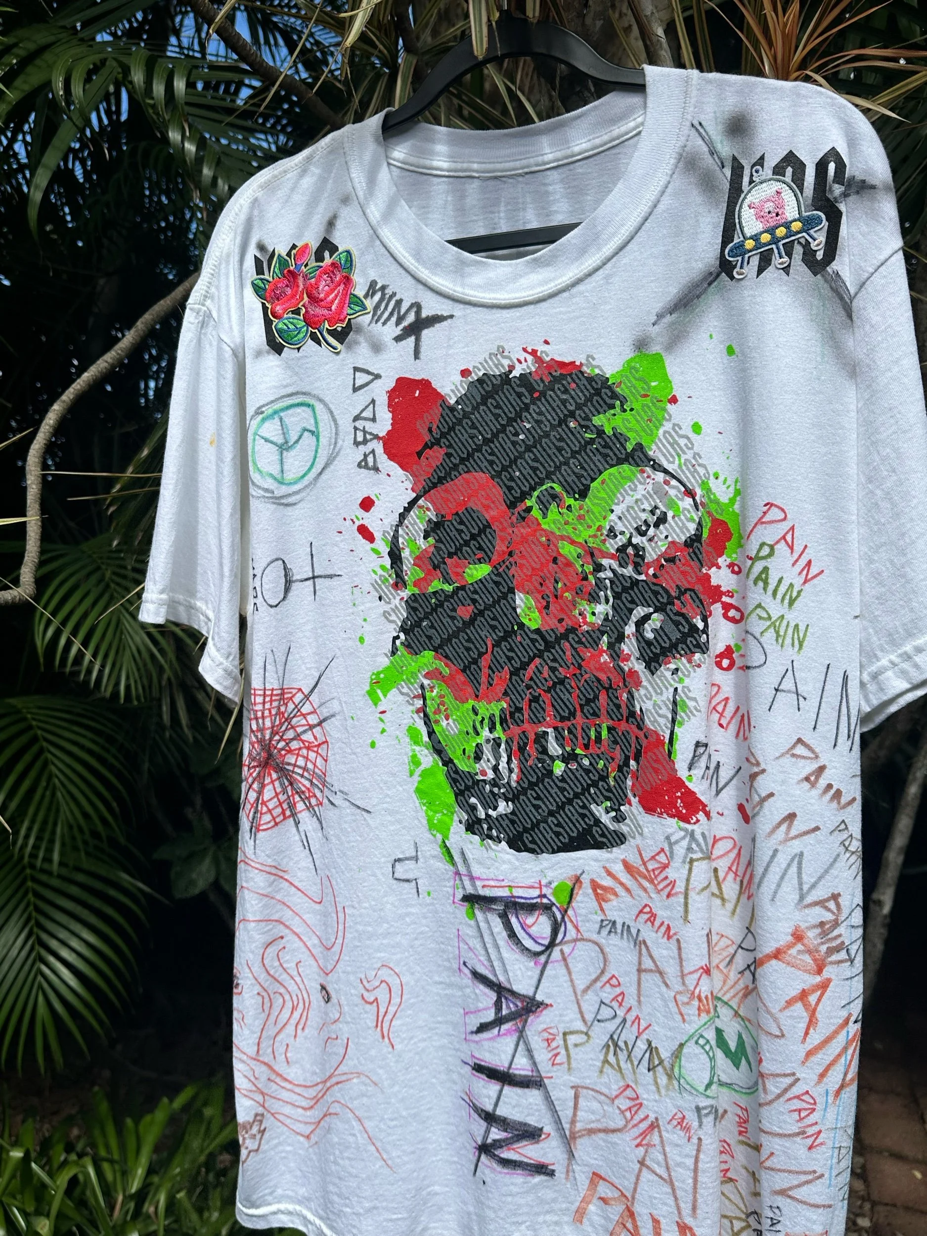 WOO 1/1 TEE'S (war/carnage)