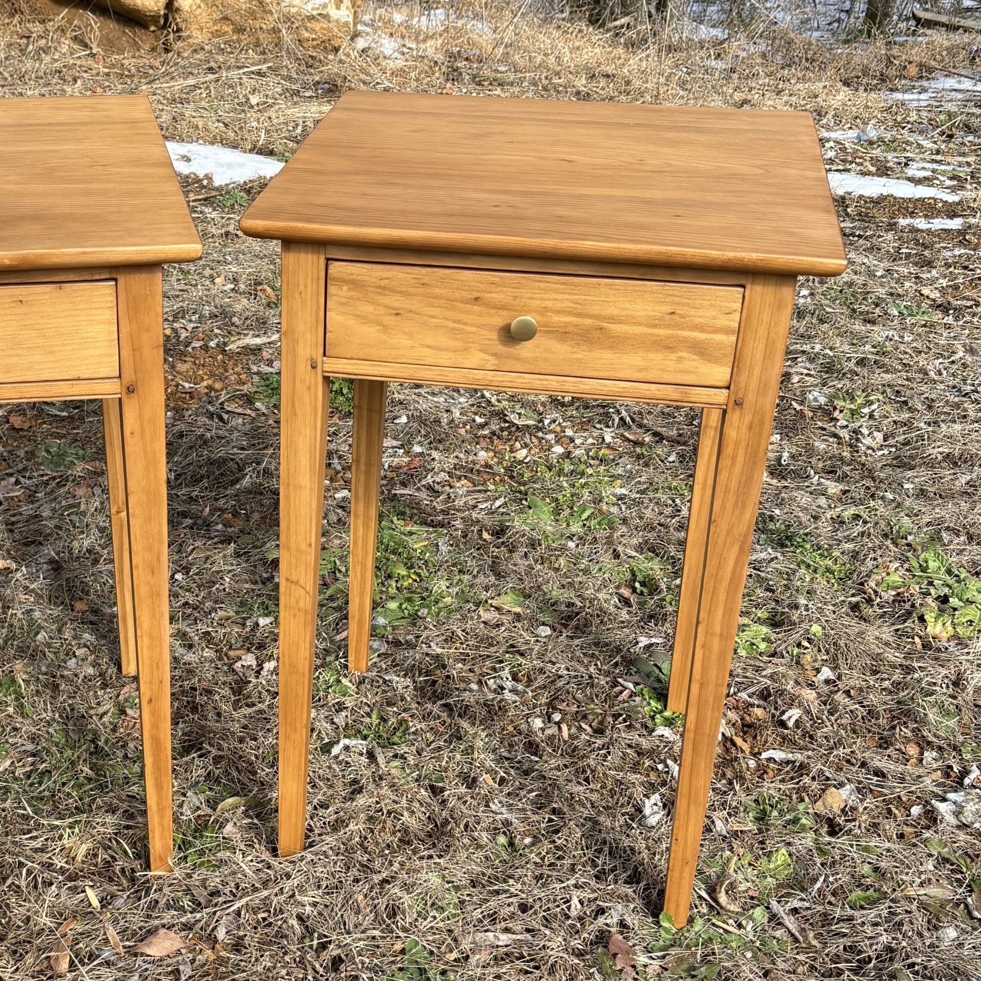 Shaker Pine Side table.JPG