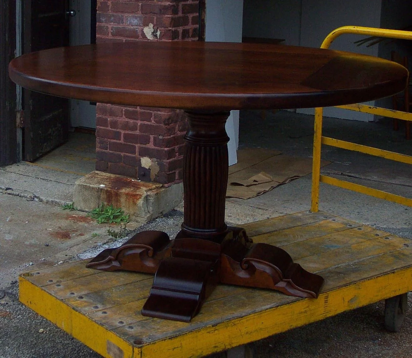 english pedestal table with reeds on main post