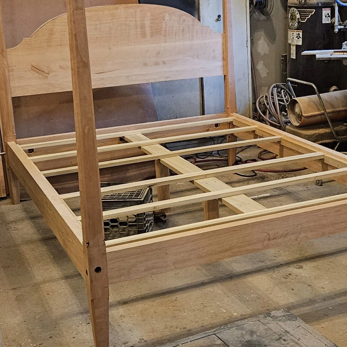 shaker pencil post bed made from cherry oak walnut curly maple