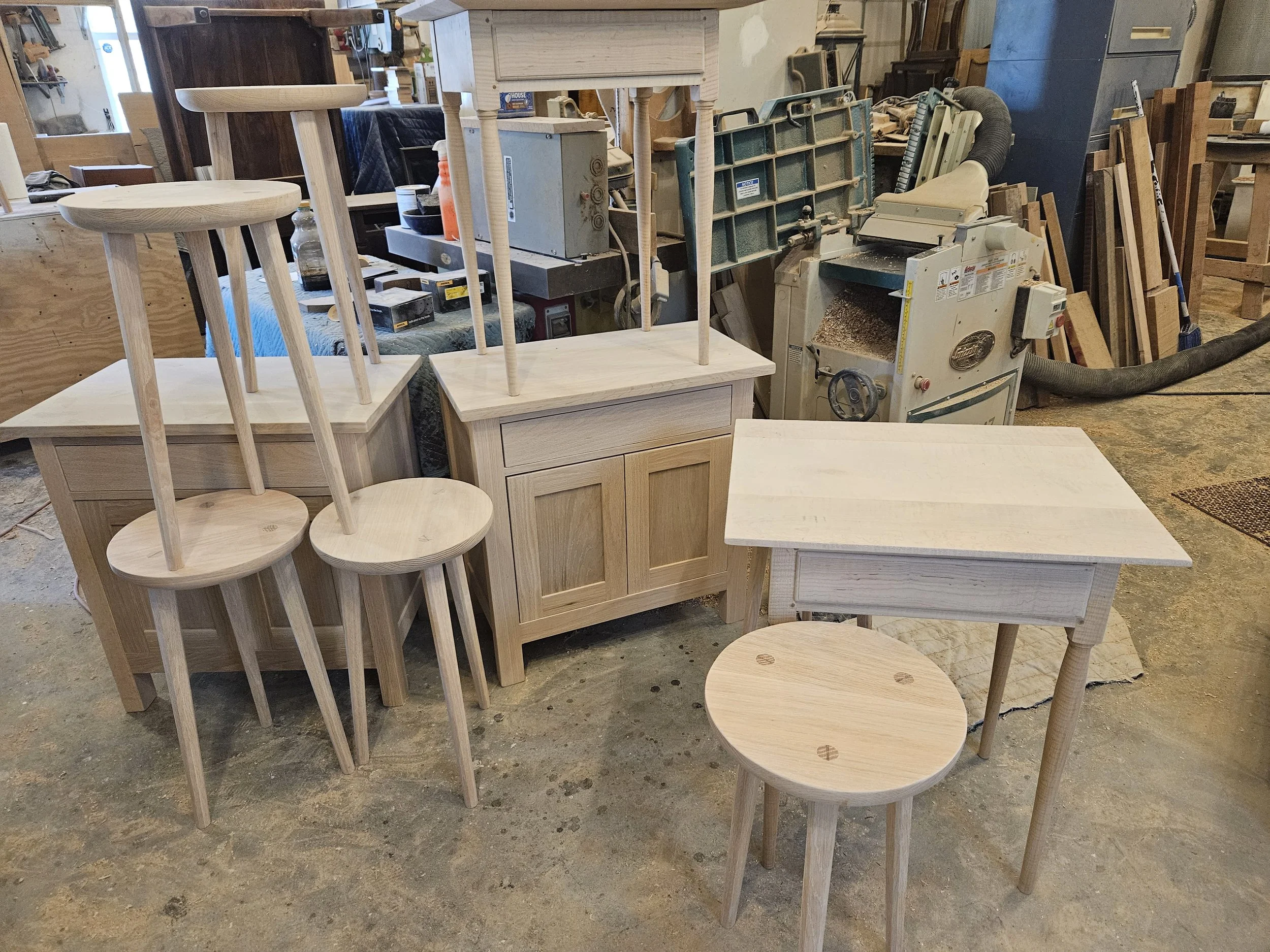 hand crafted shaker and arts and crafts mission furniture made from oak cherry walnut curly maple