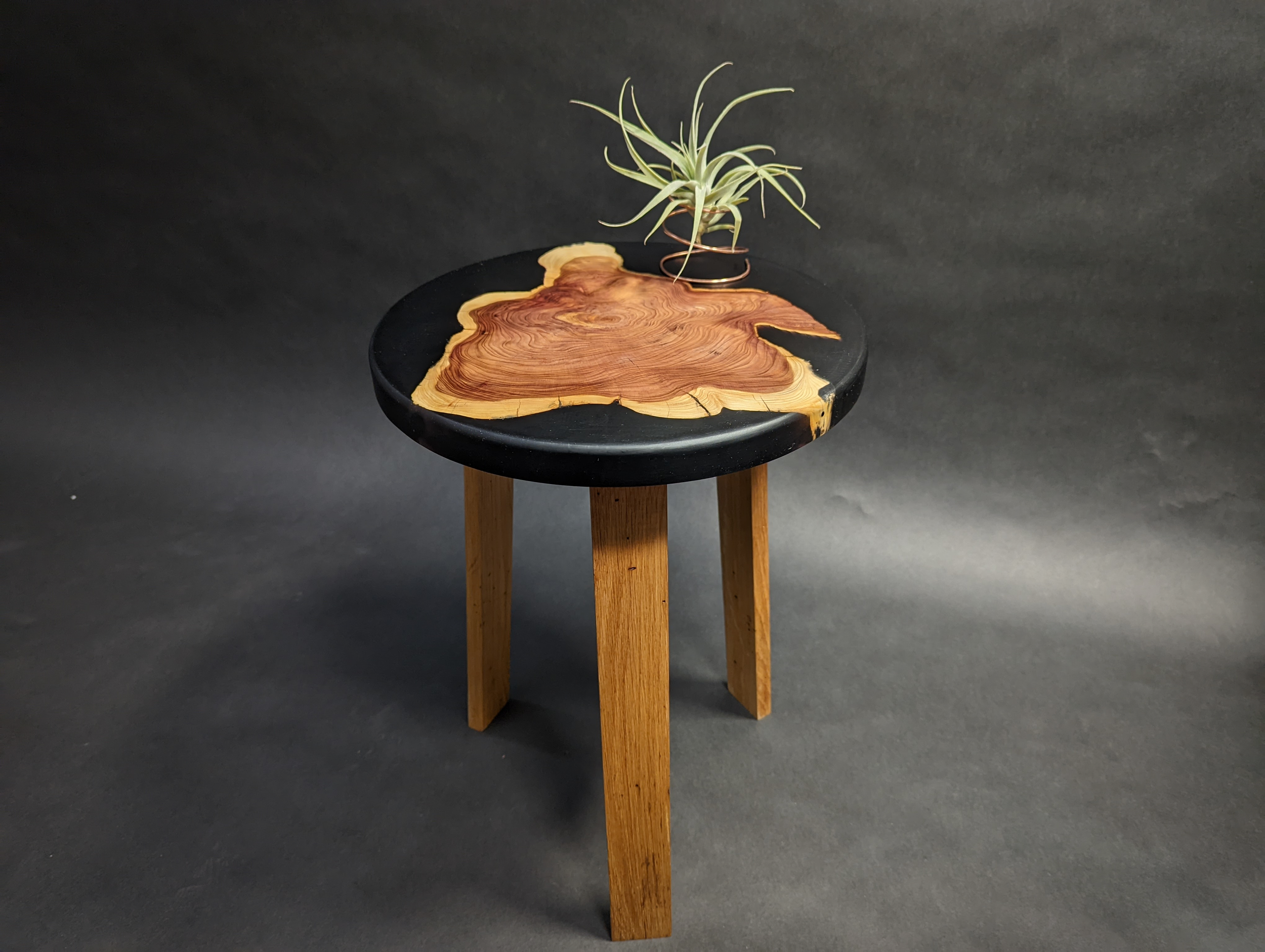 epoxy_side_table_20220405_165509661.png