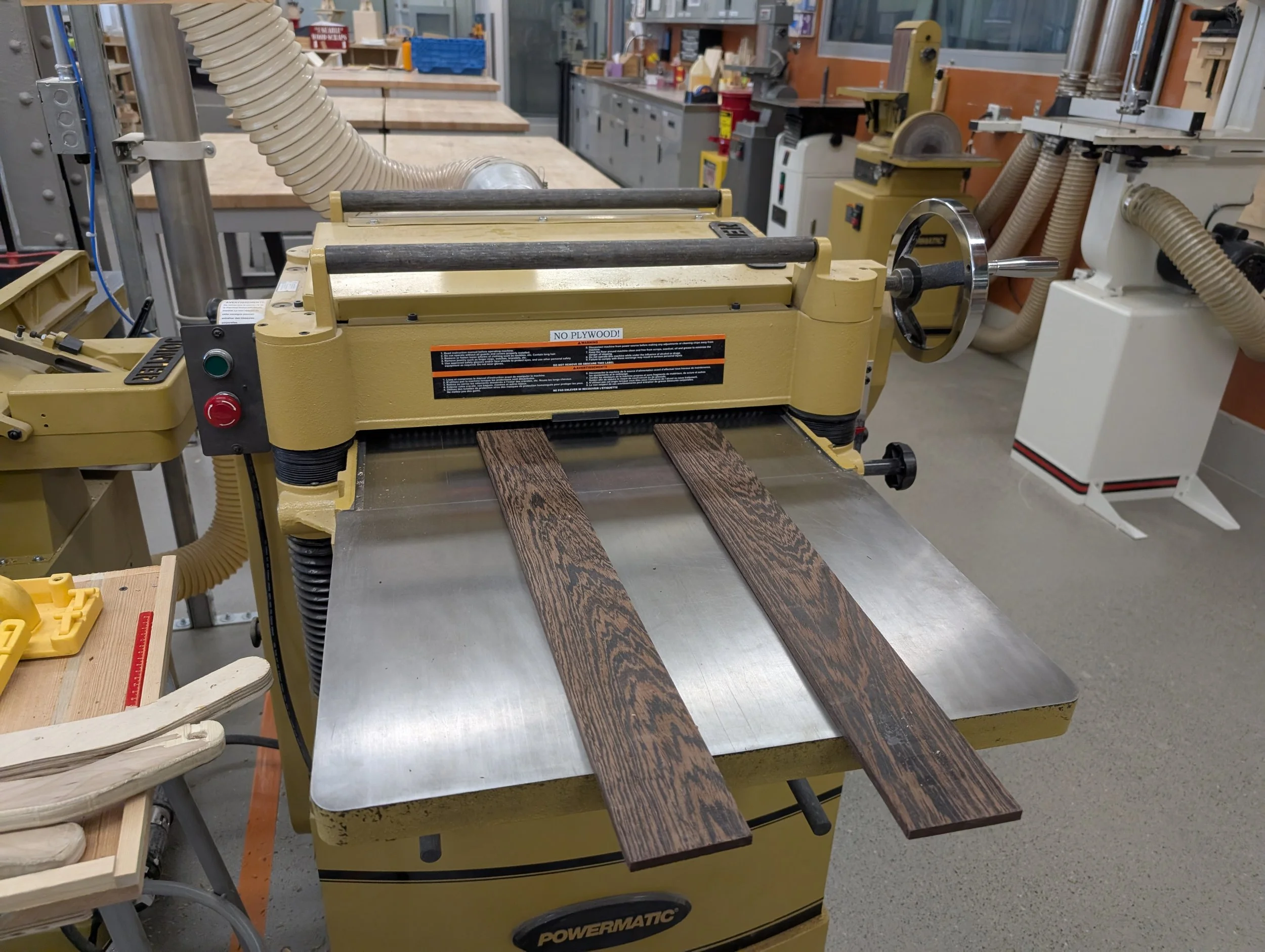 wenge_redwood_box_20260328_175010940.jpg