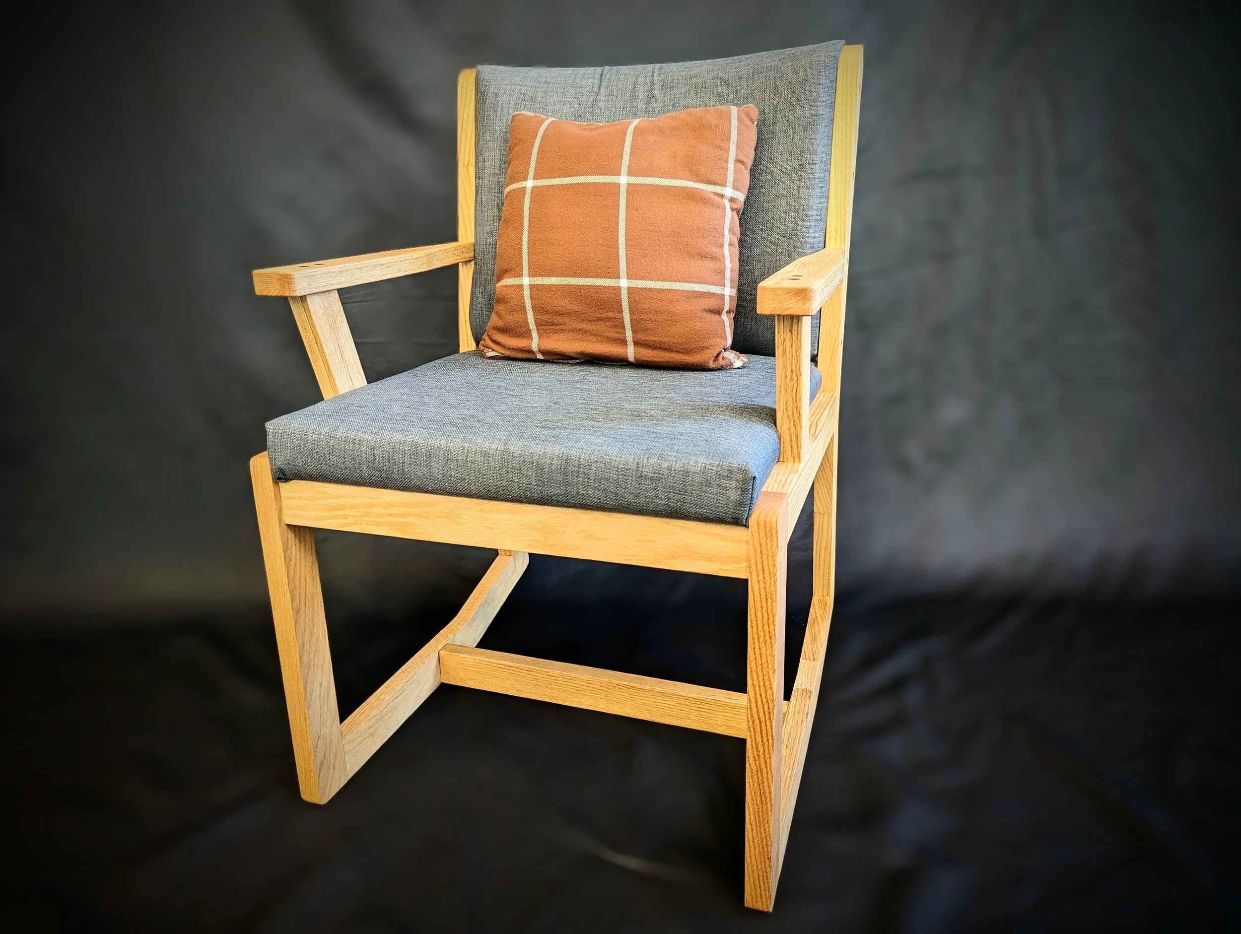 refinished_arm_chairs_20230204_211842085.MP~2.jpg