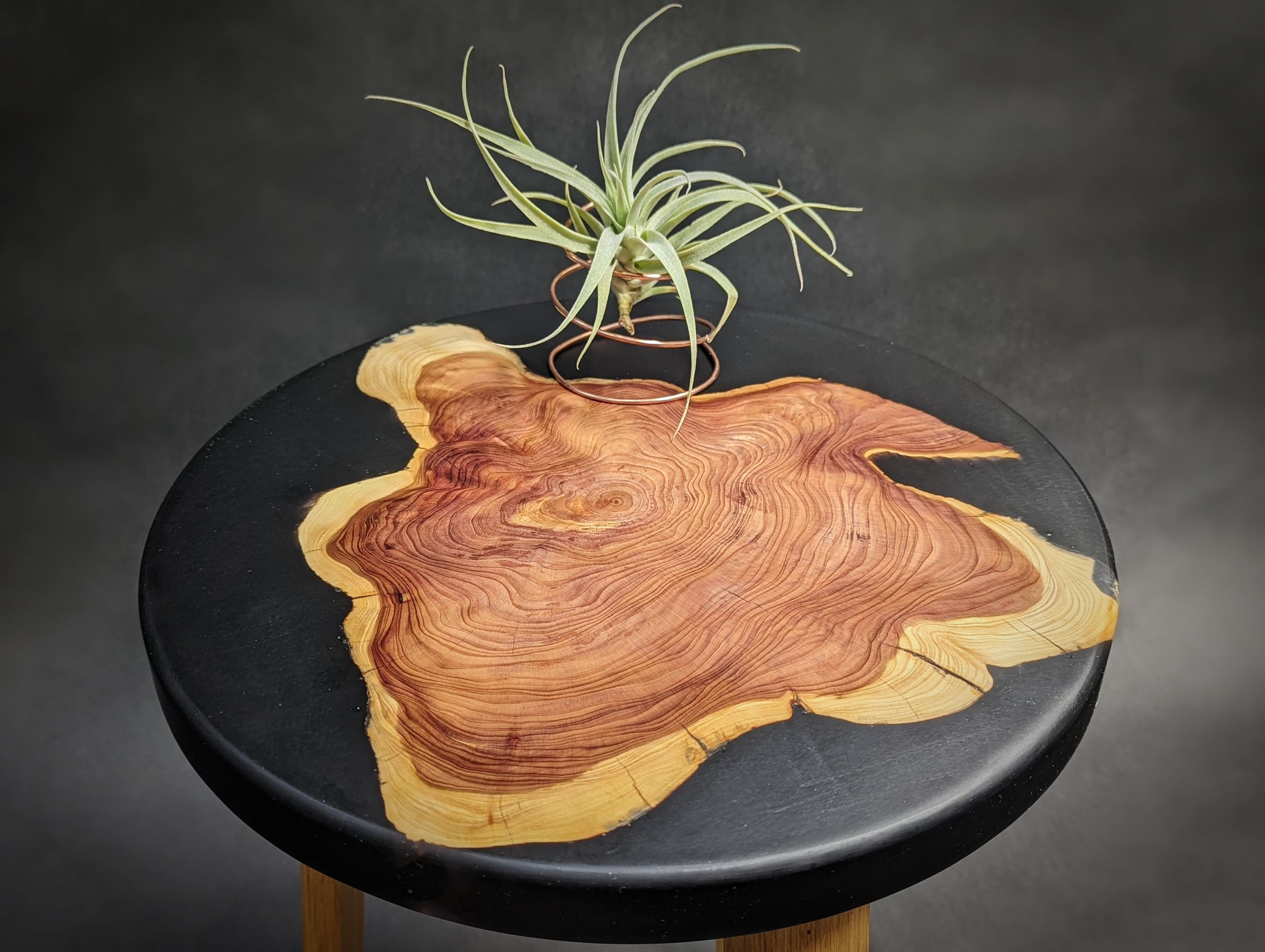 epoxy_side_table_20220405_165630101.PORTRAIT.png