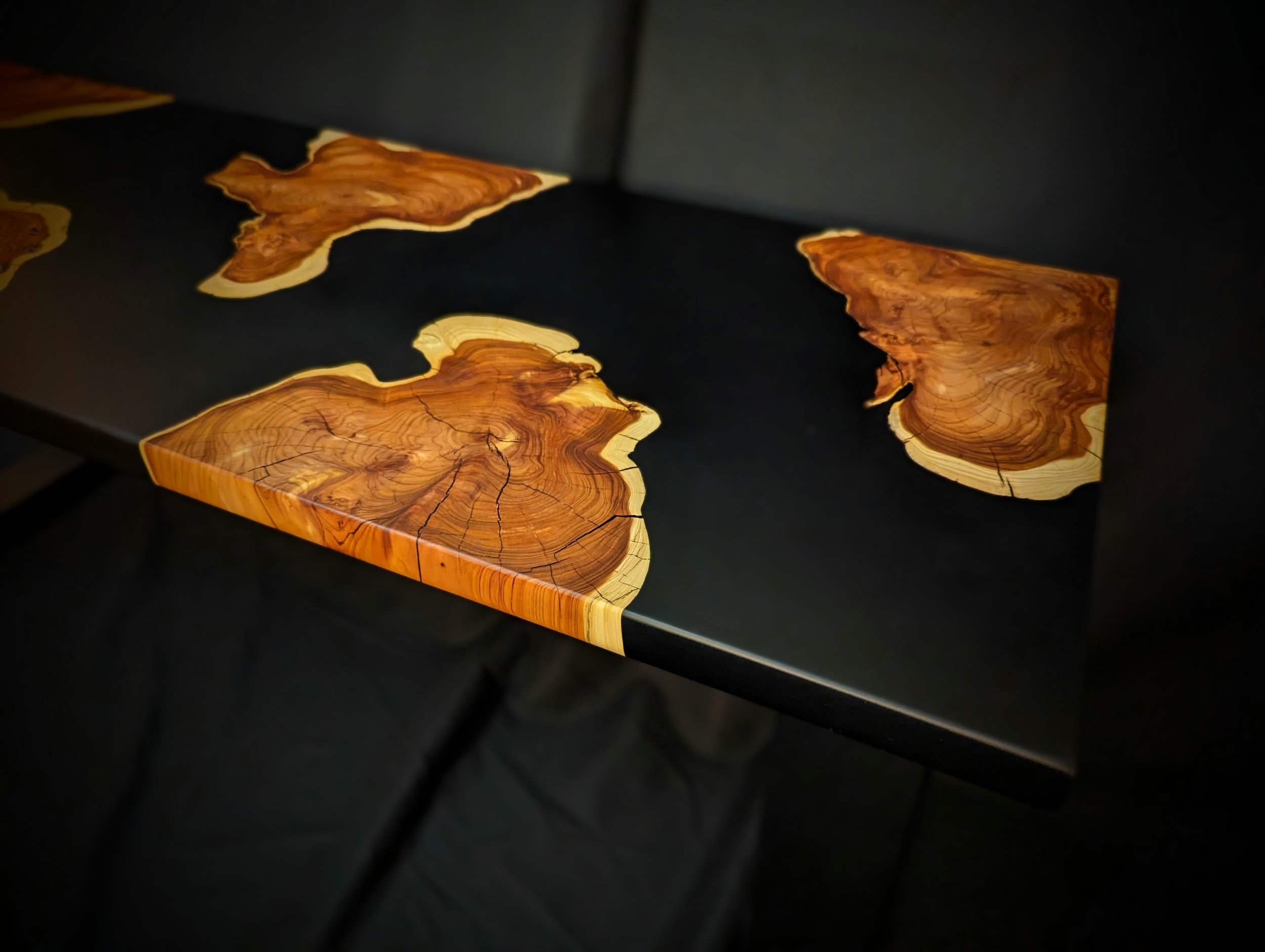 epoxy_coffee_table_20230801_033802873~2.jpg
