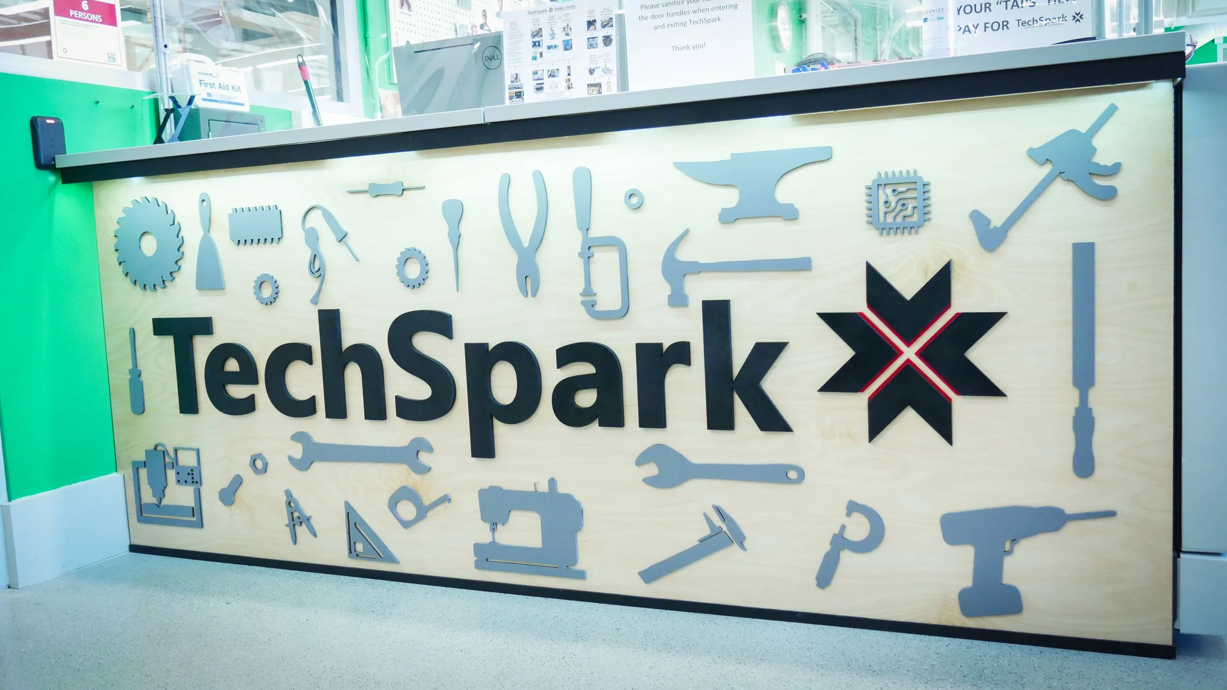 techspark_desk_sign_1020067.jpg