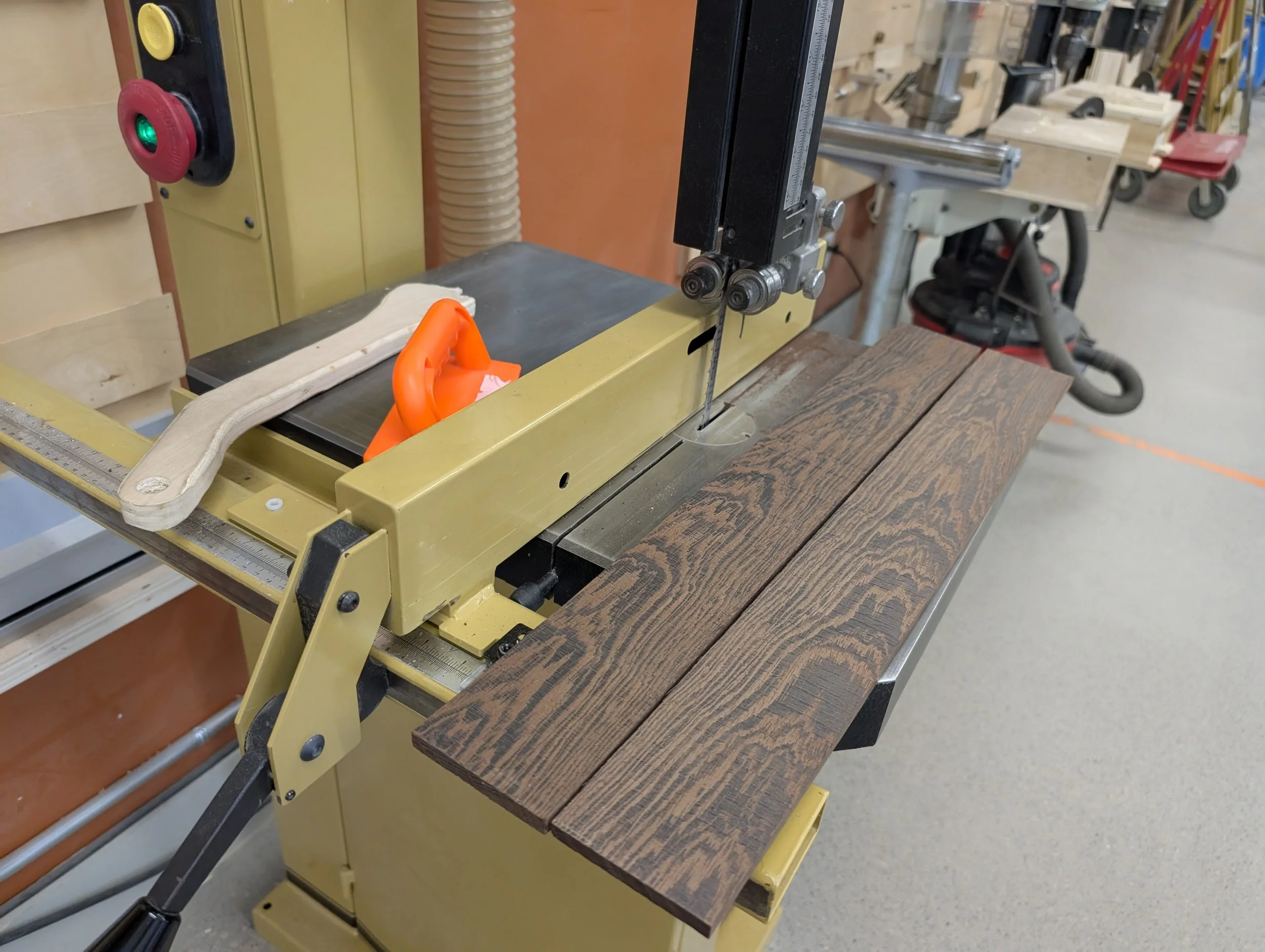 wenge_redwood_box_20260328_174833590.jpg