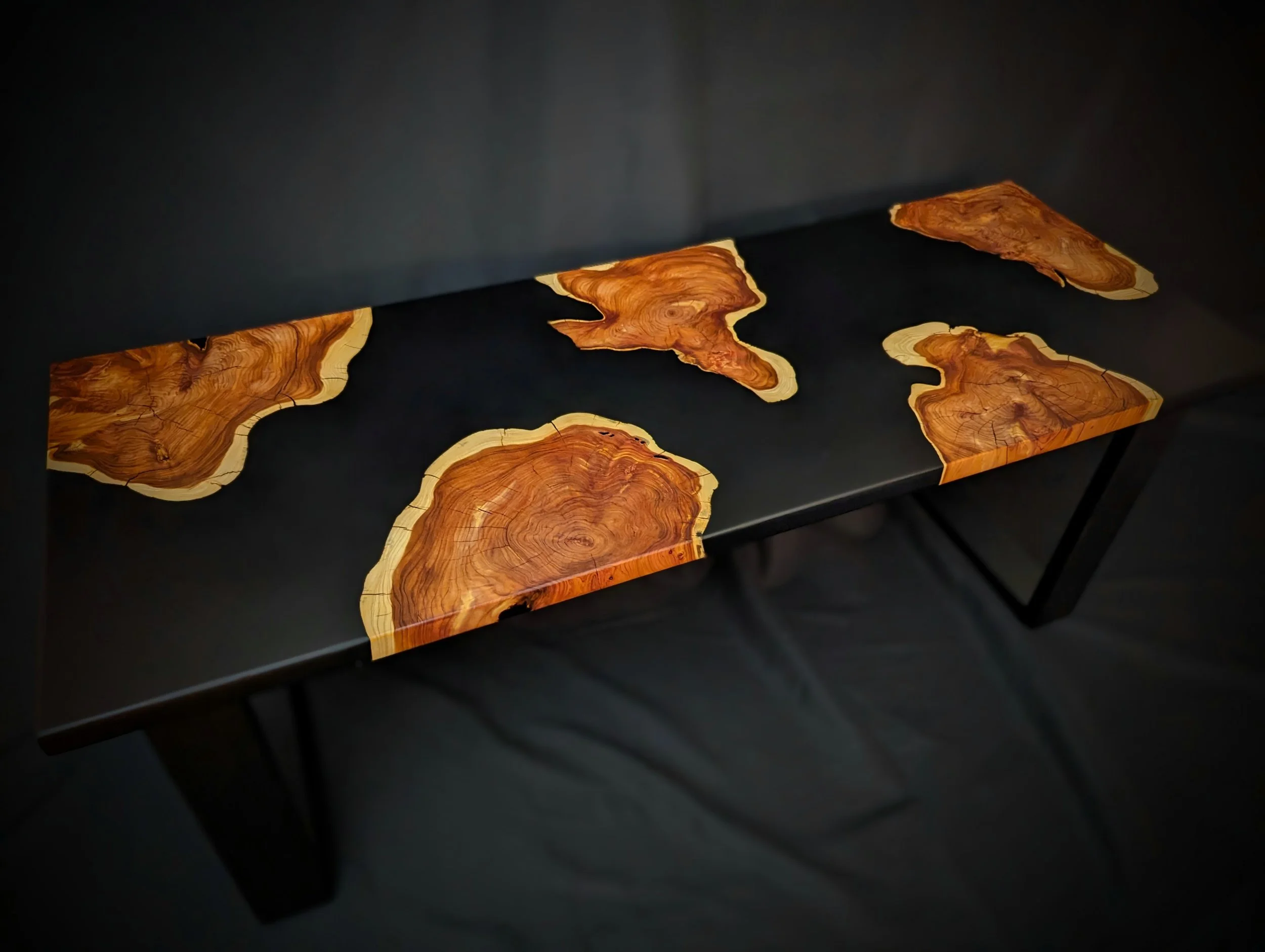 epoxy_coffee_table_20230801_033524157~2.jpg