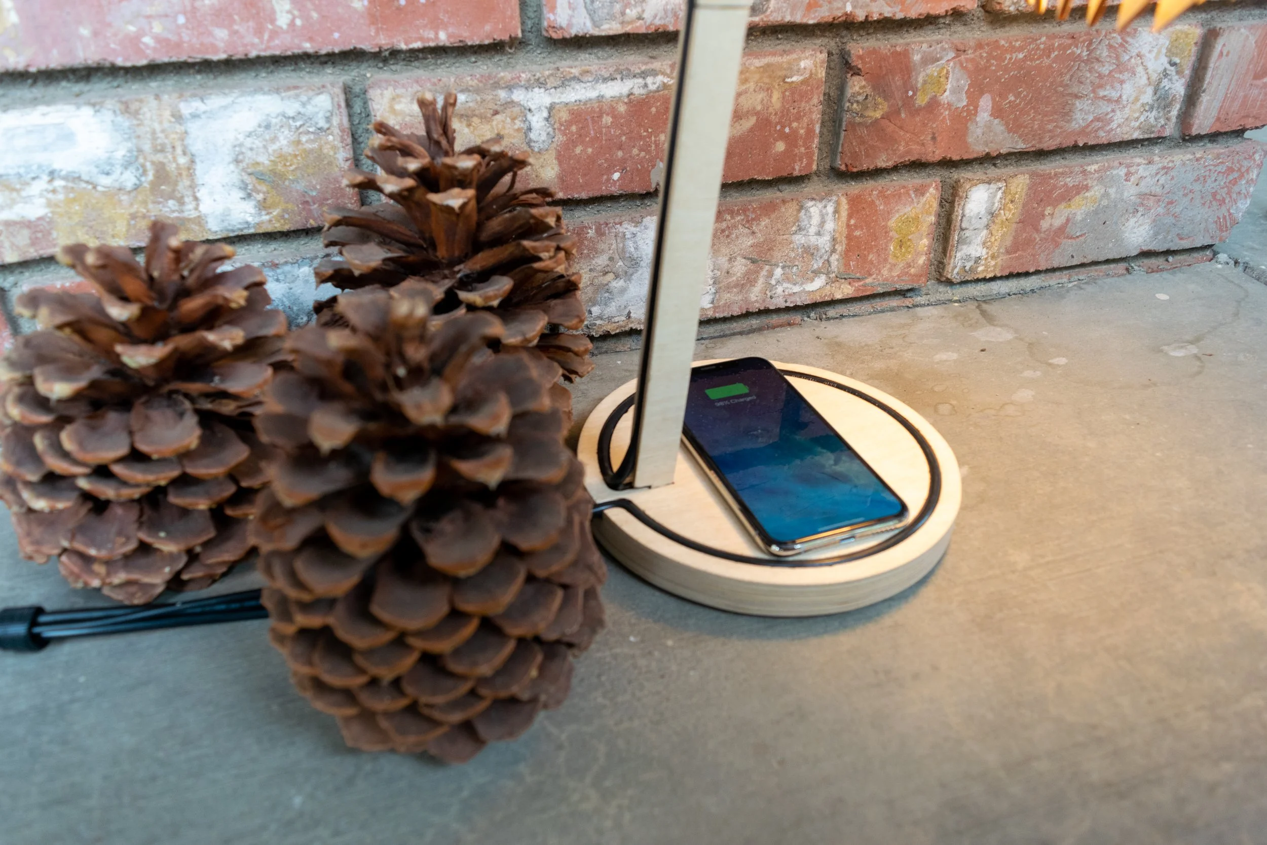 wireless_charging_lamp_0461.jpg