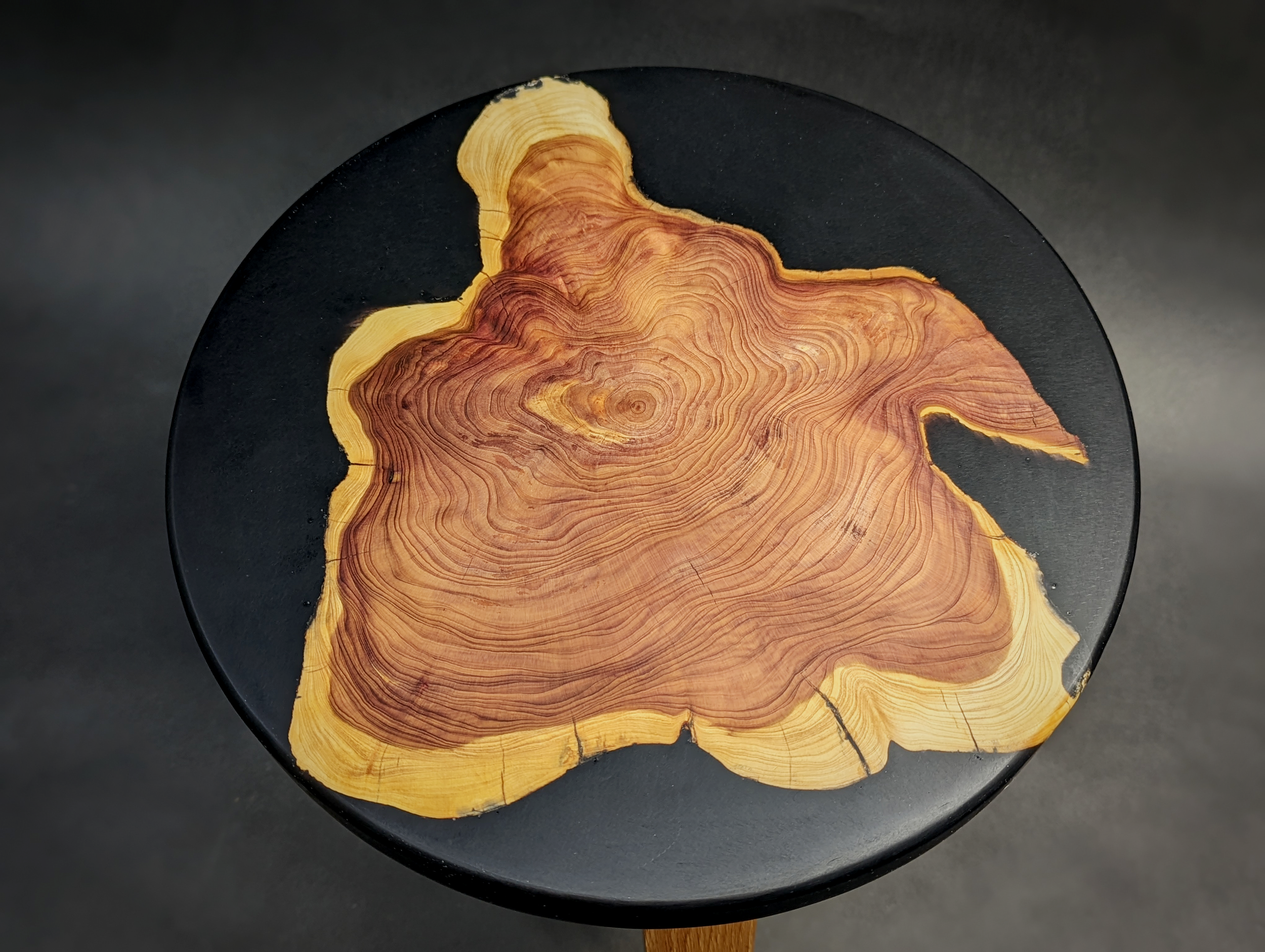 epoxy_side_table_20220405_165717925.PORTRAIT.png