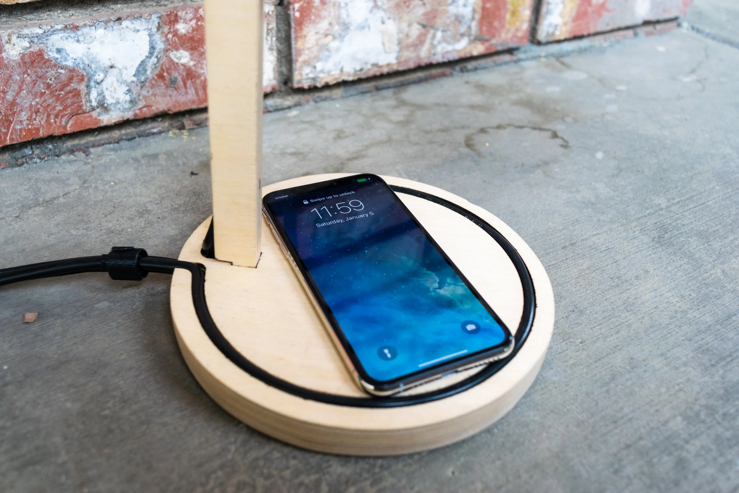 wireless_charging_lamp_0427.jpg
