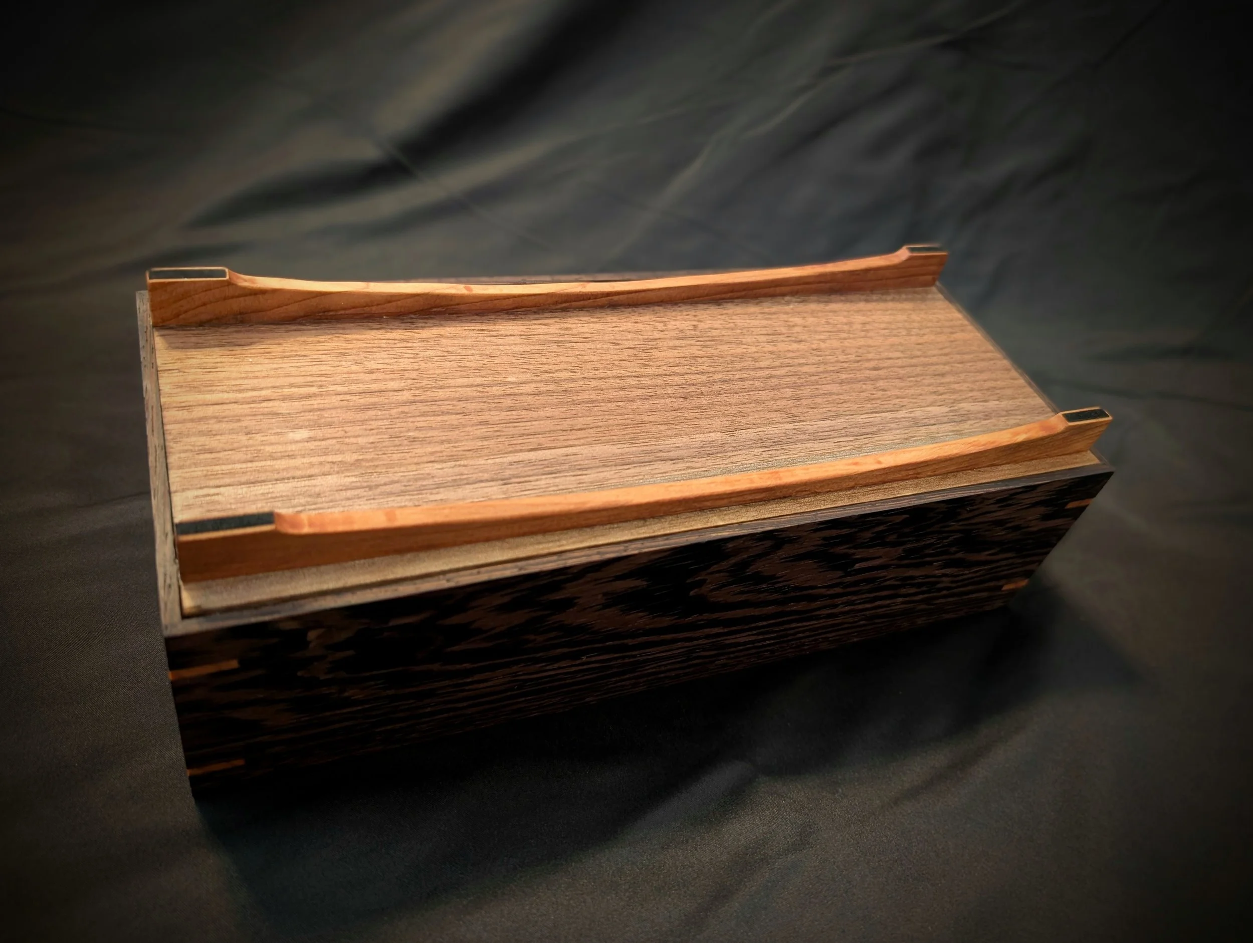 wenge_redwood_box_20260418_120915247~2.jpg