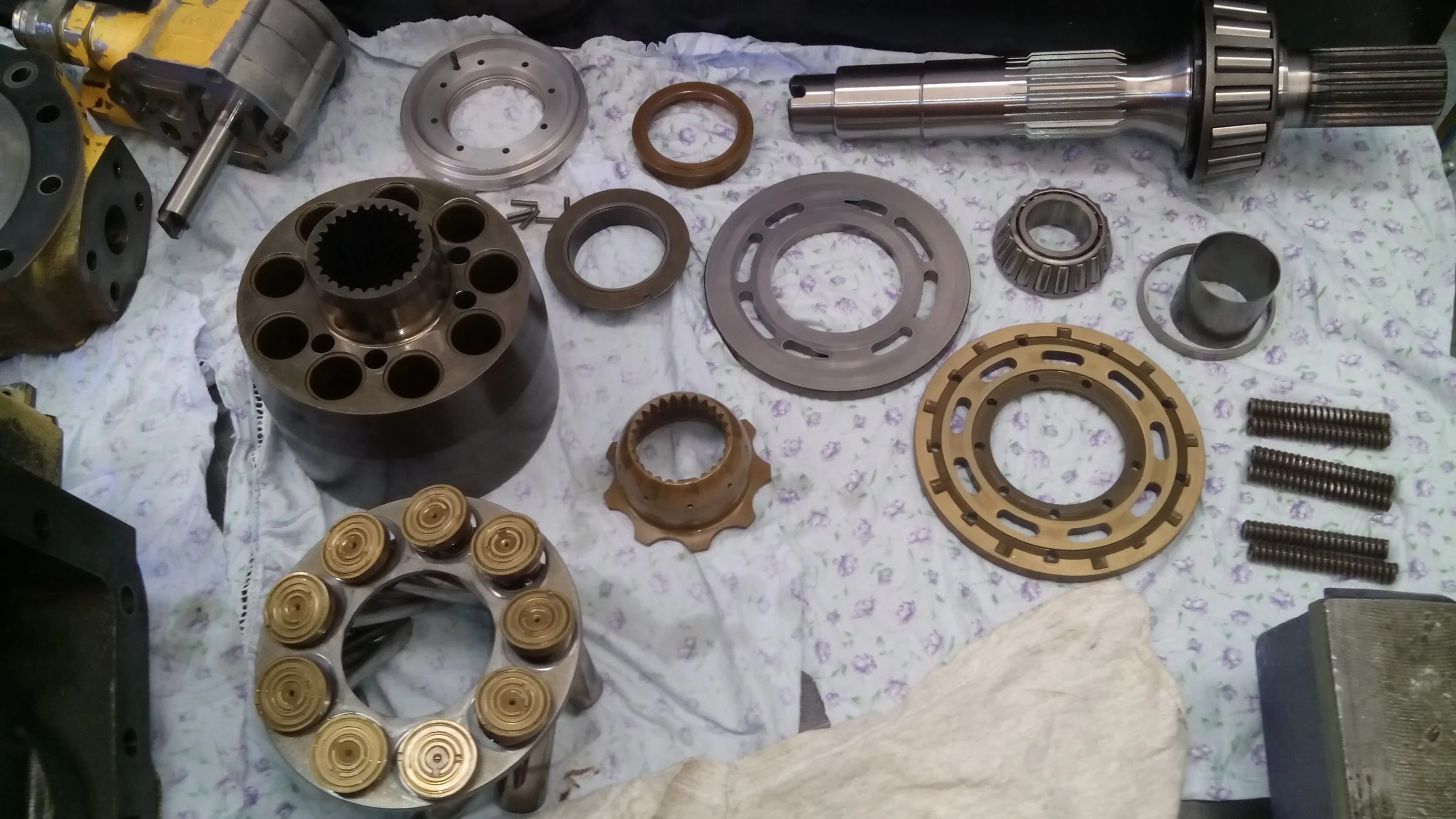 piston pump internals.jpg