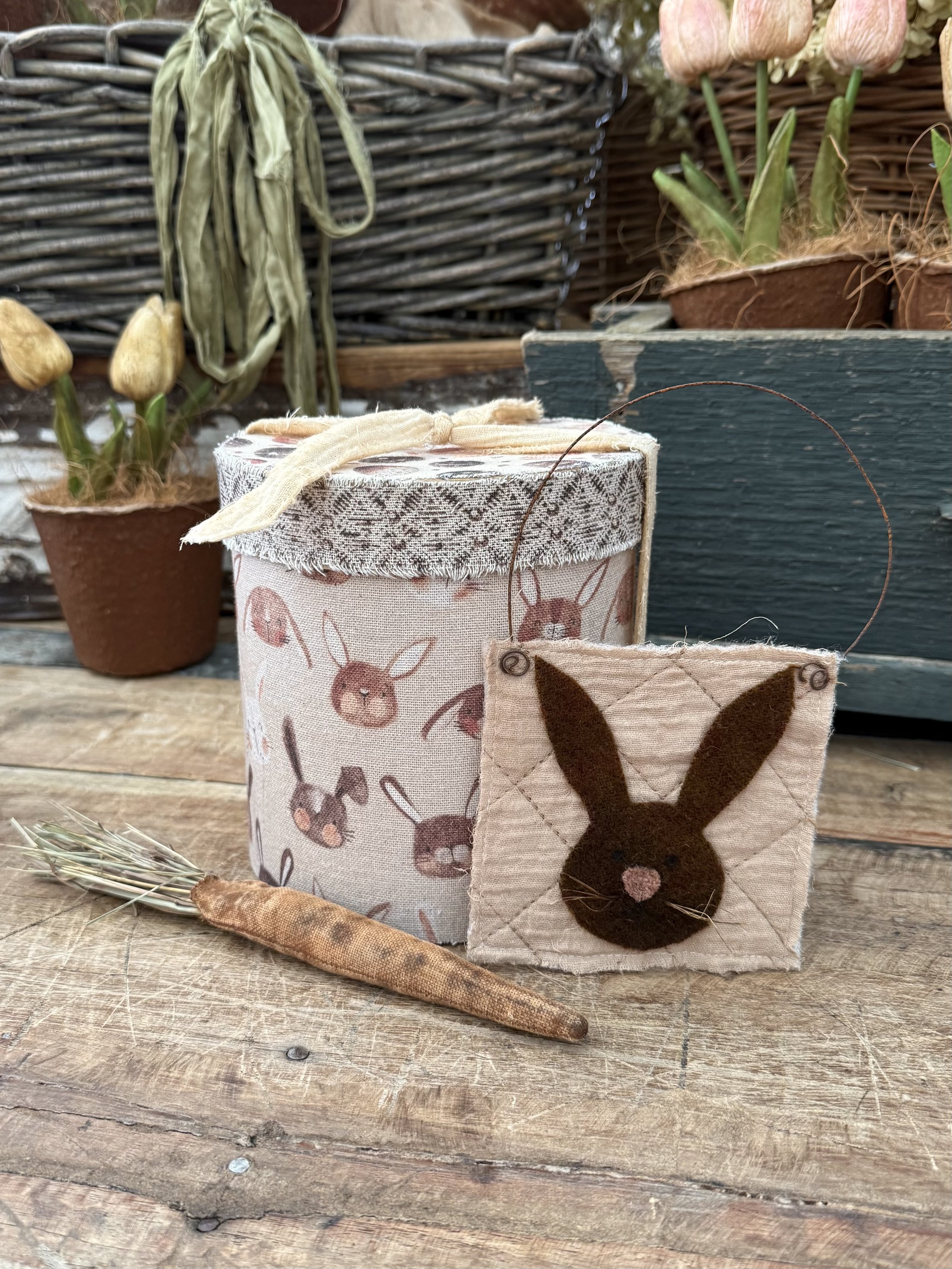 Primitive Bunny Shaker Box & Ornament Set No. 4