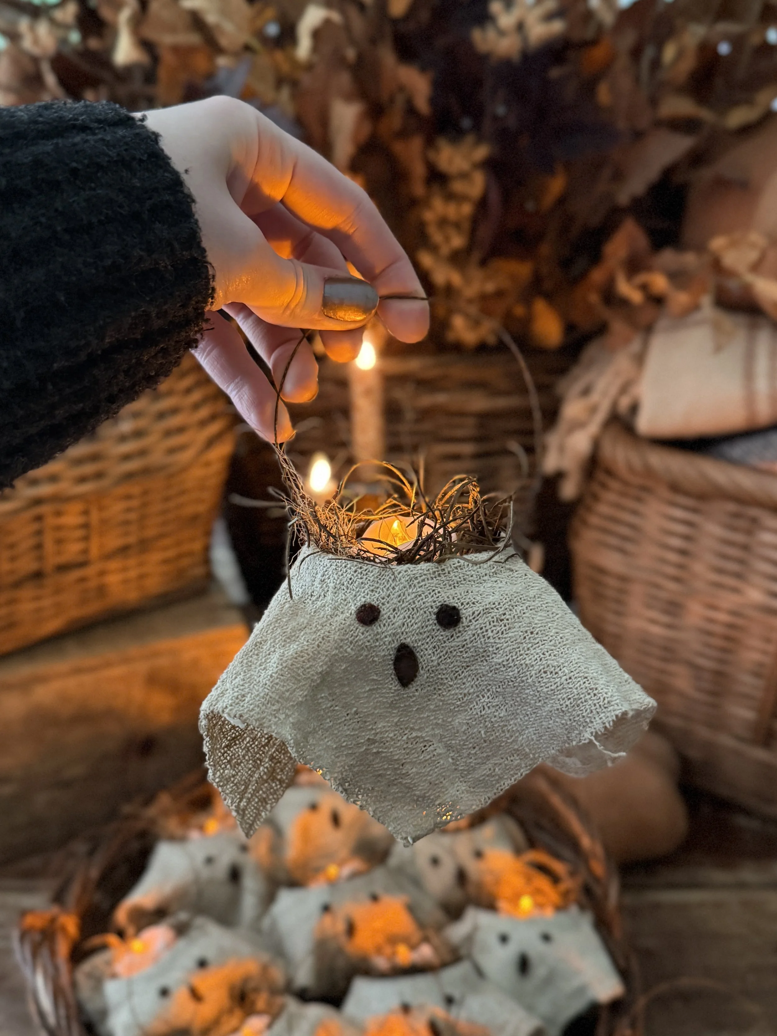 Primitive Ghost Bucket Ornament