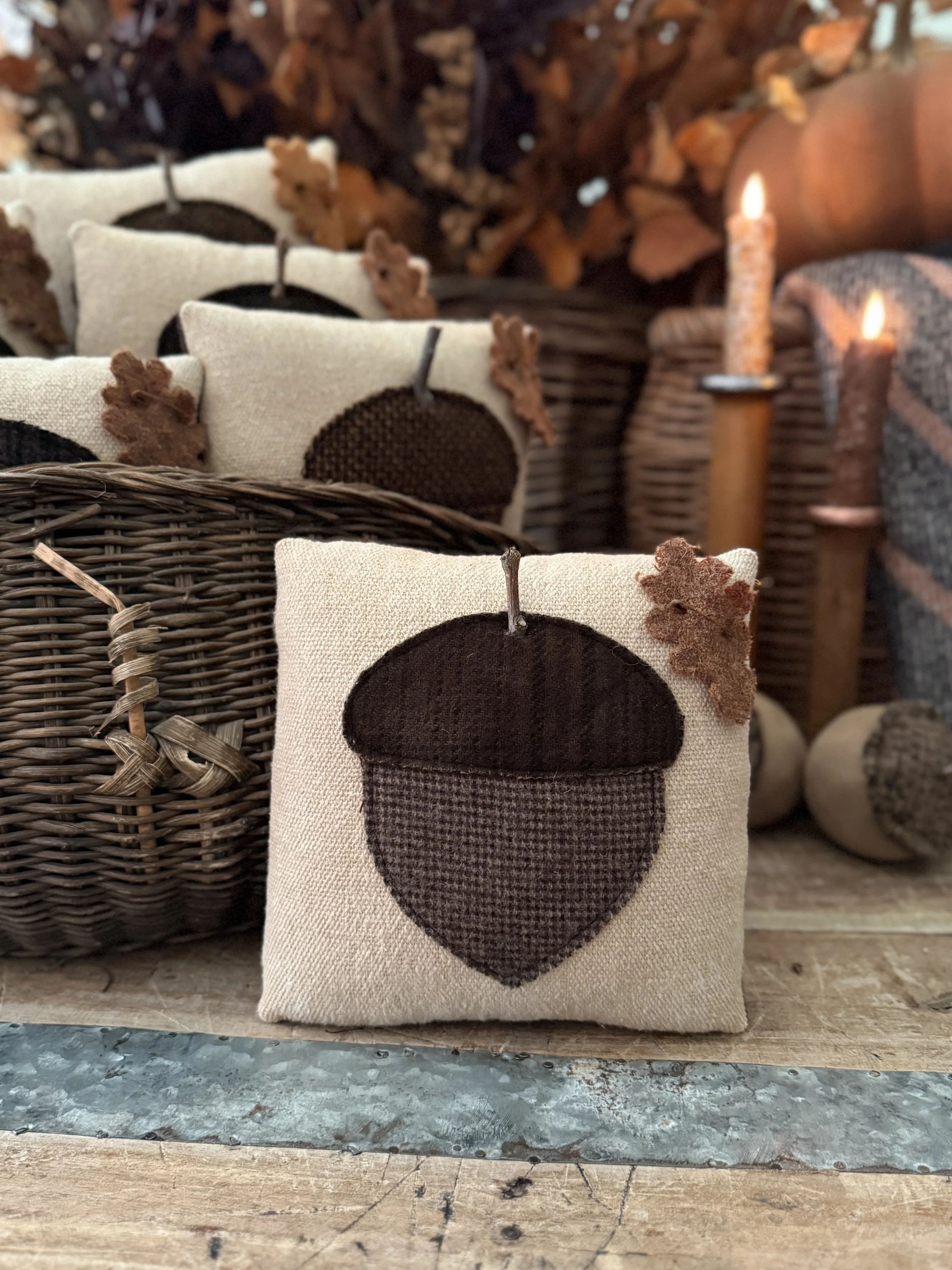 Acorn Pillow Tuck No. 7