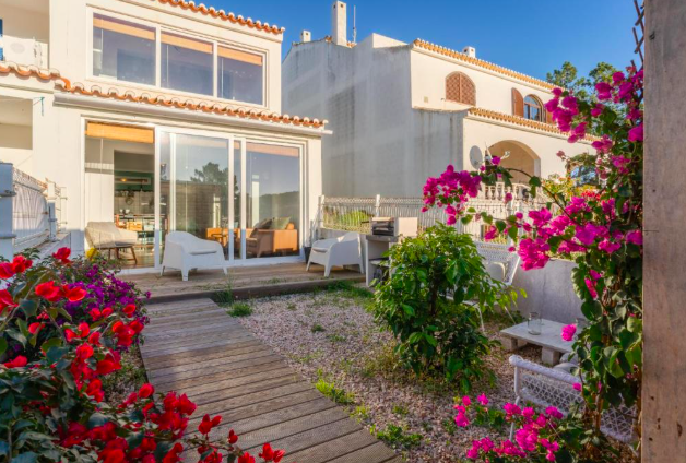 Beach House near Monte Clerigo