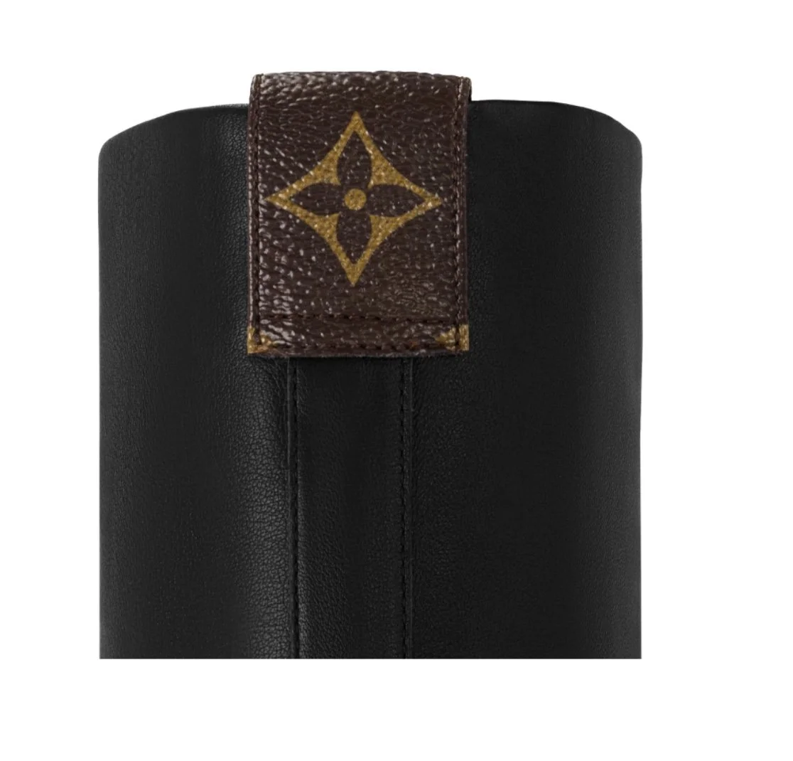 Louis Vuitton Donna high boots in black leather - Logo detail