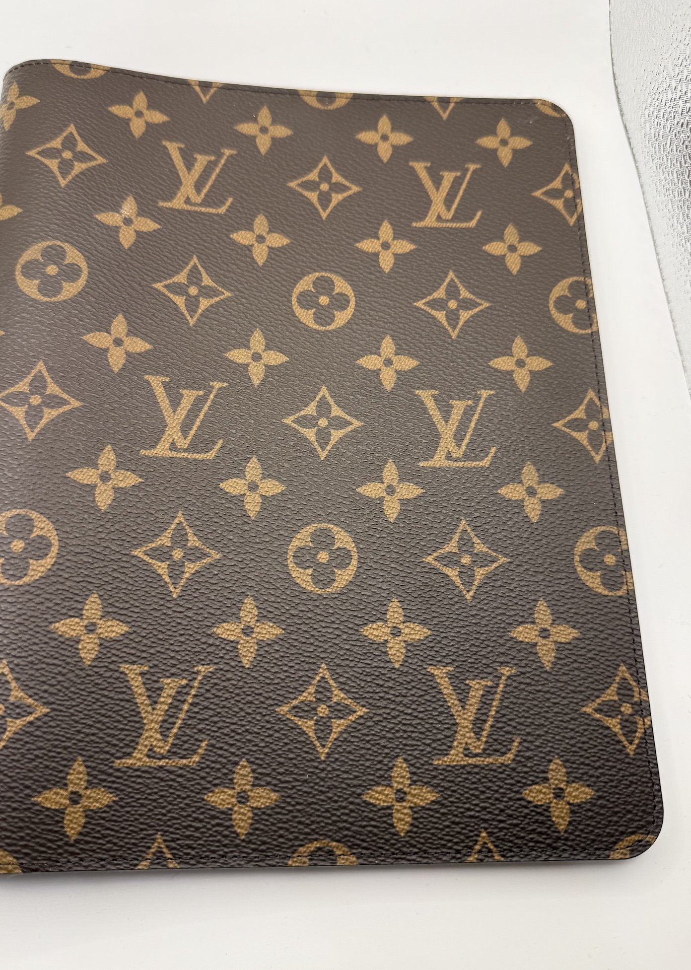 Louis Vuitton |