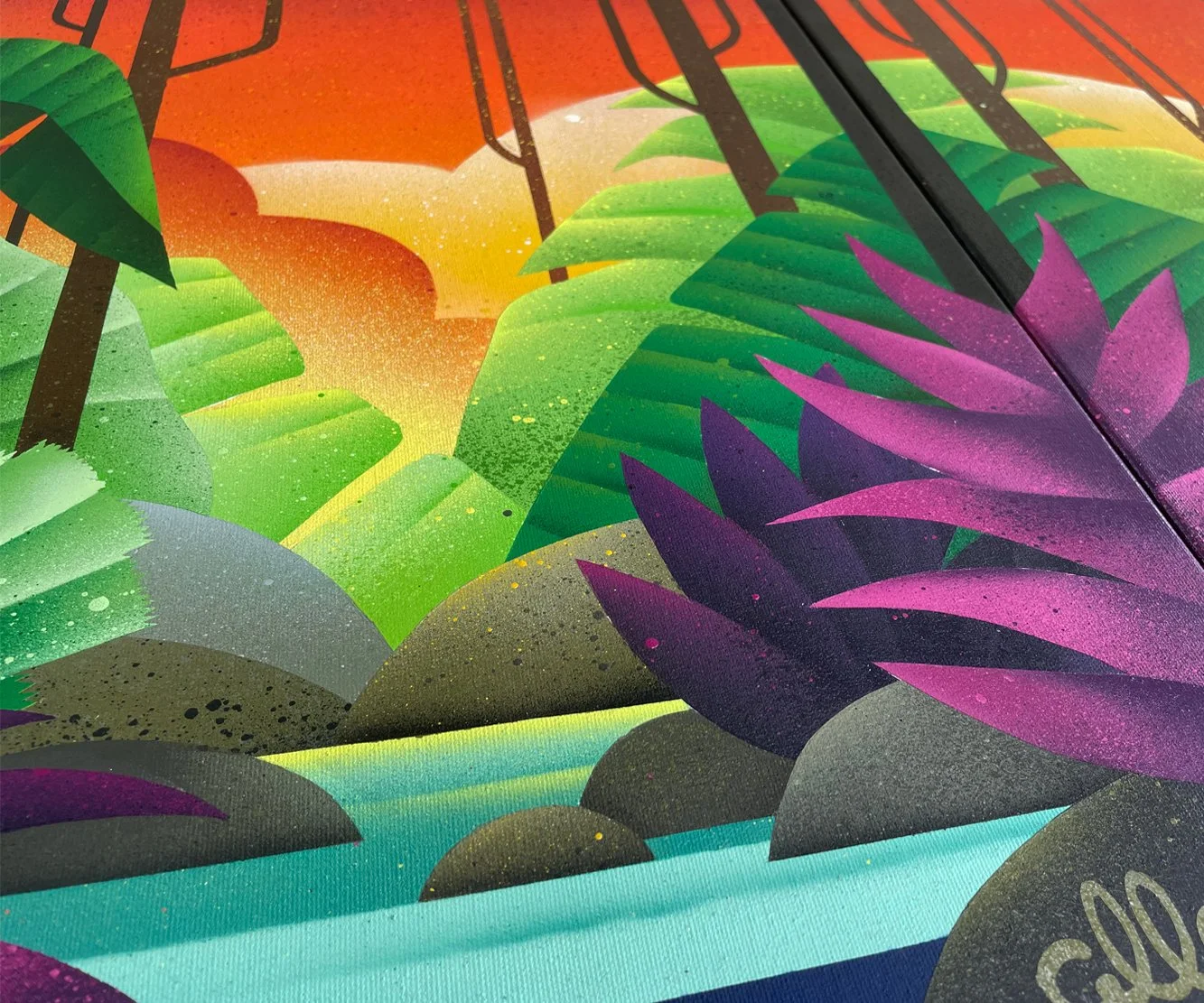 局部構圖聚焦植物葉片向上延伸，搭配橘色天空形成垂直節奏