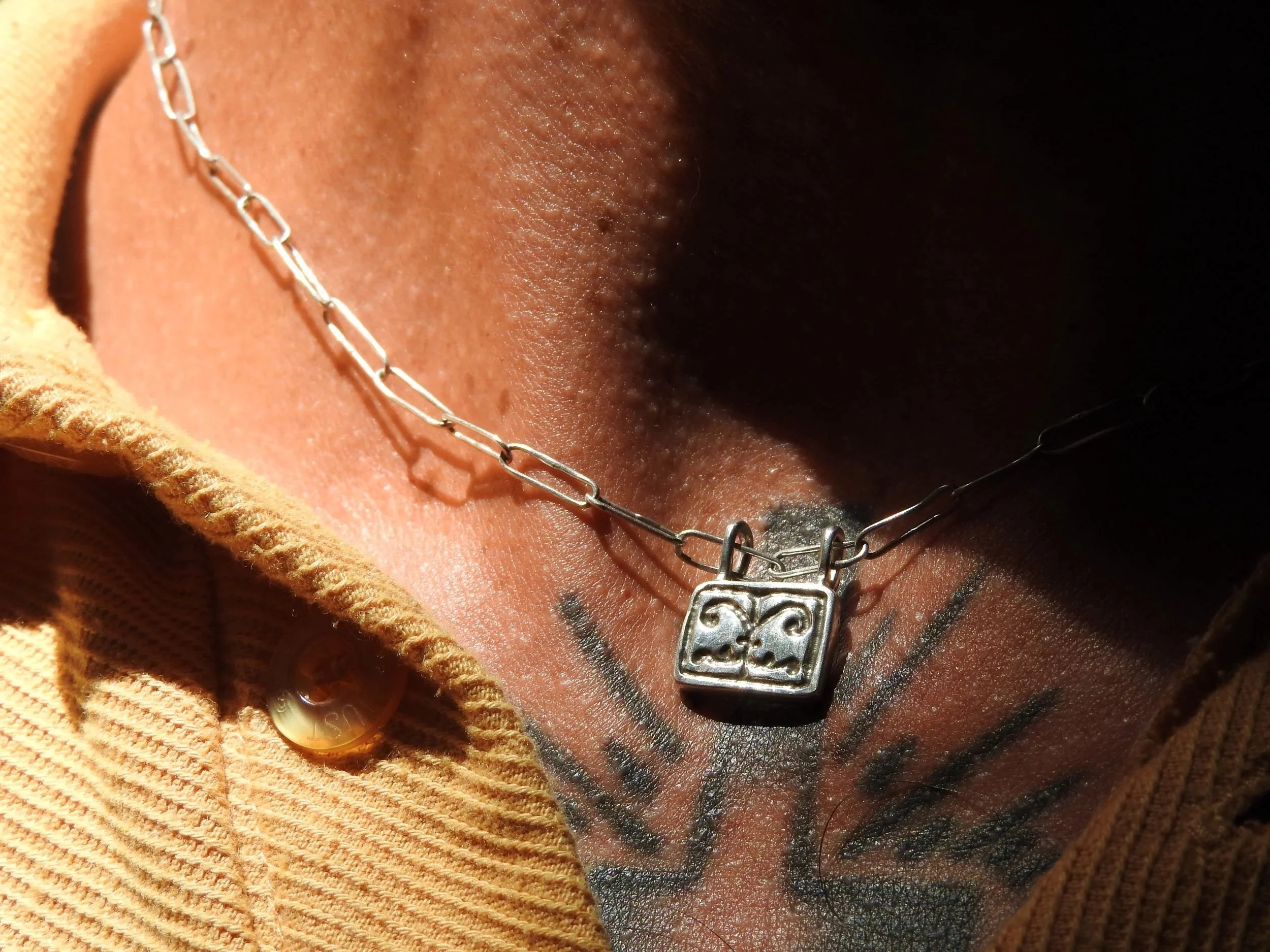 ADORN | NECKLACE